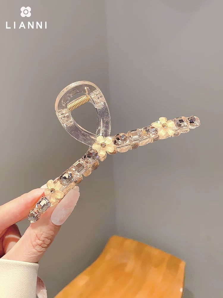 Korean light luxury pearl claw clip, large back head updo, high-end style 2024 new hair clip headwear, women's shark clip details Picture