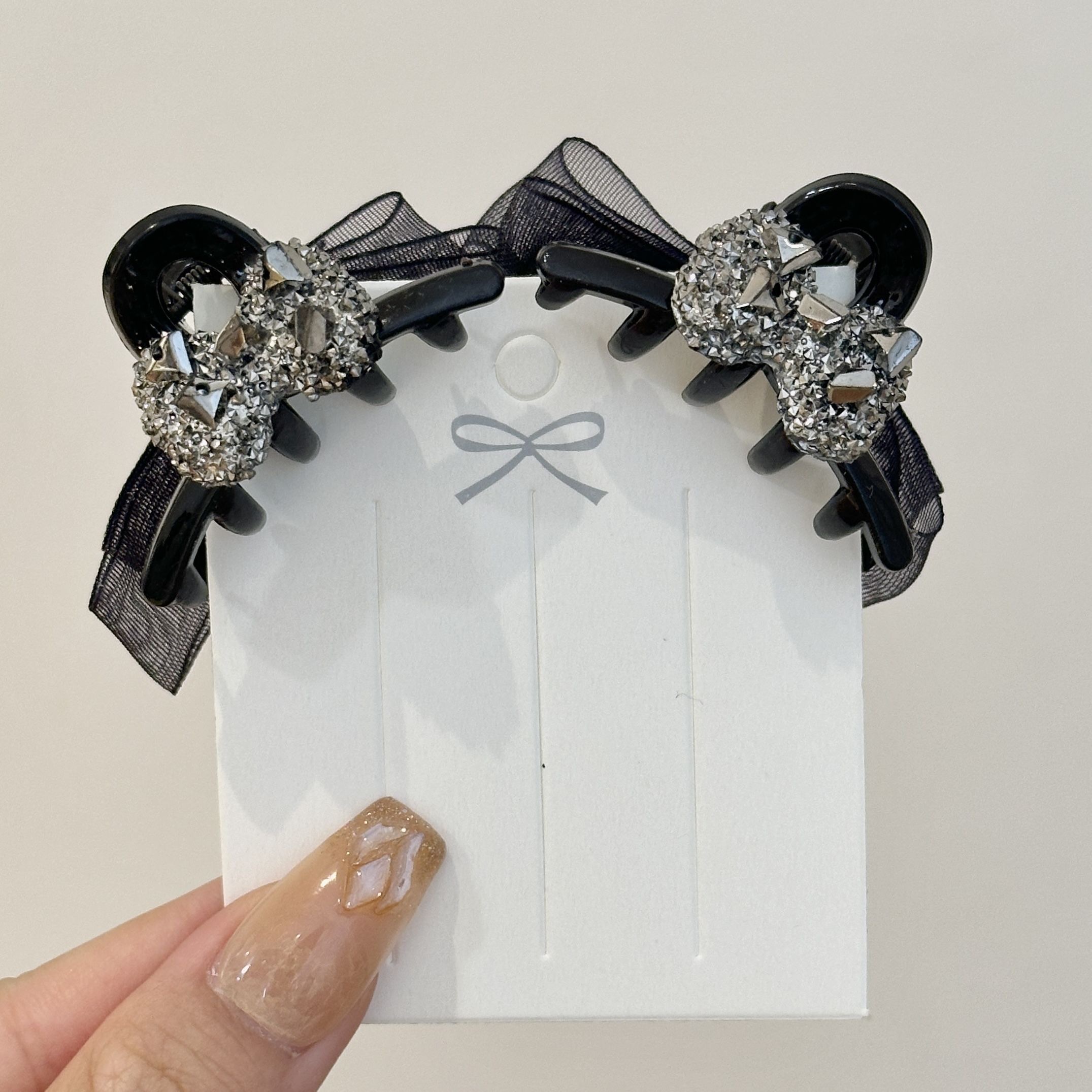 The 2024 new sweet and stylish hairpin with a bow and bangs on the side of the forehead, a popular princess hairstyle accessory detail image 4