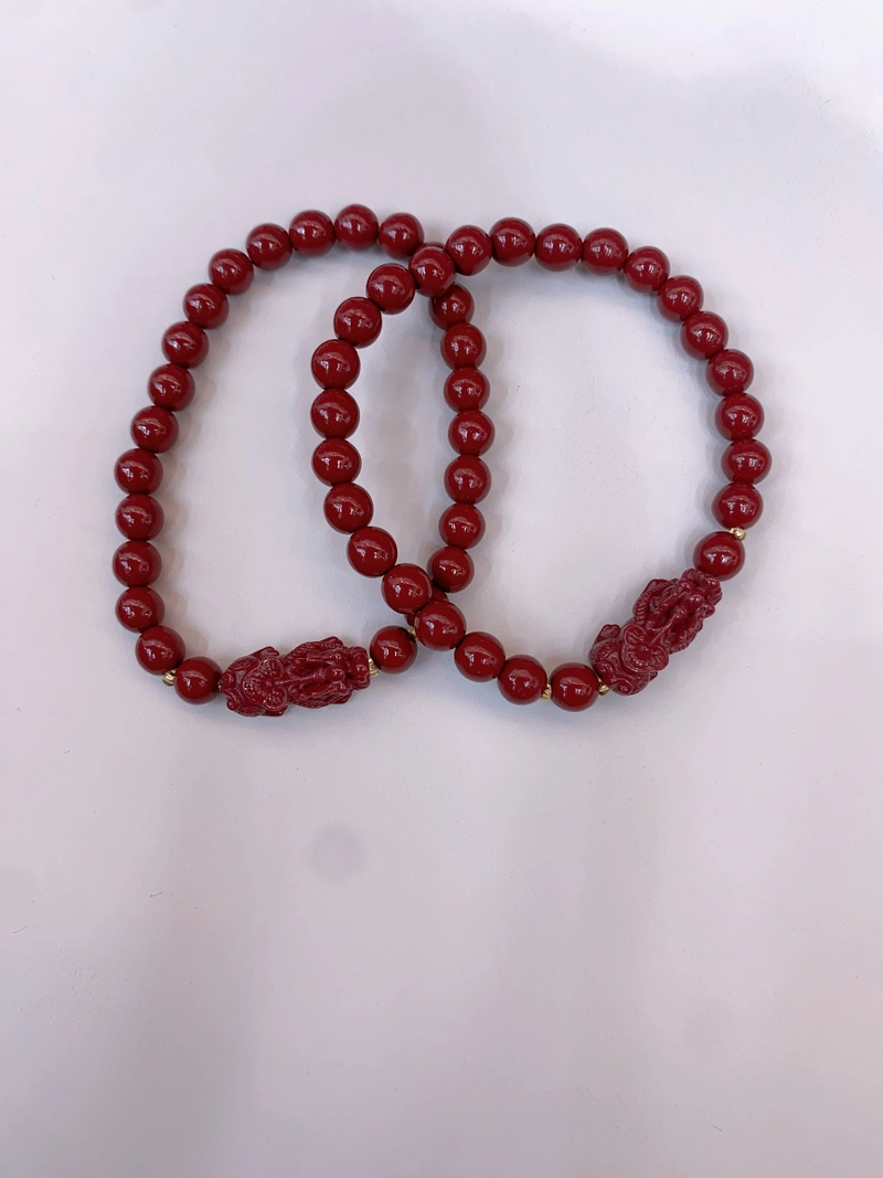 Cinnabar Pixiu Female
Carved Pixiu In Vermilion
Traditional Retro Design Bracelet