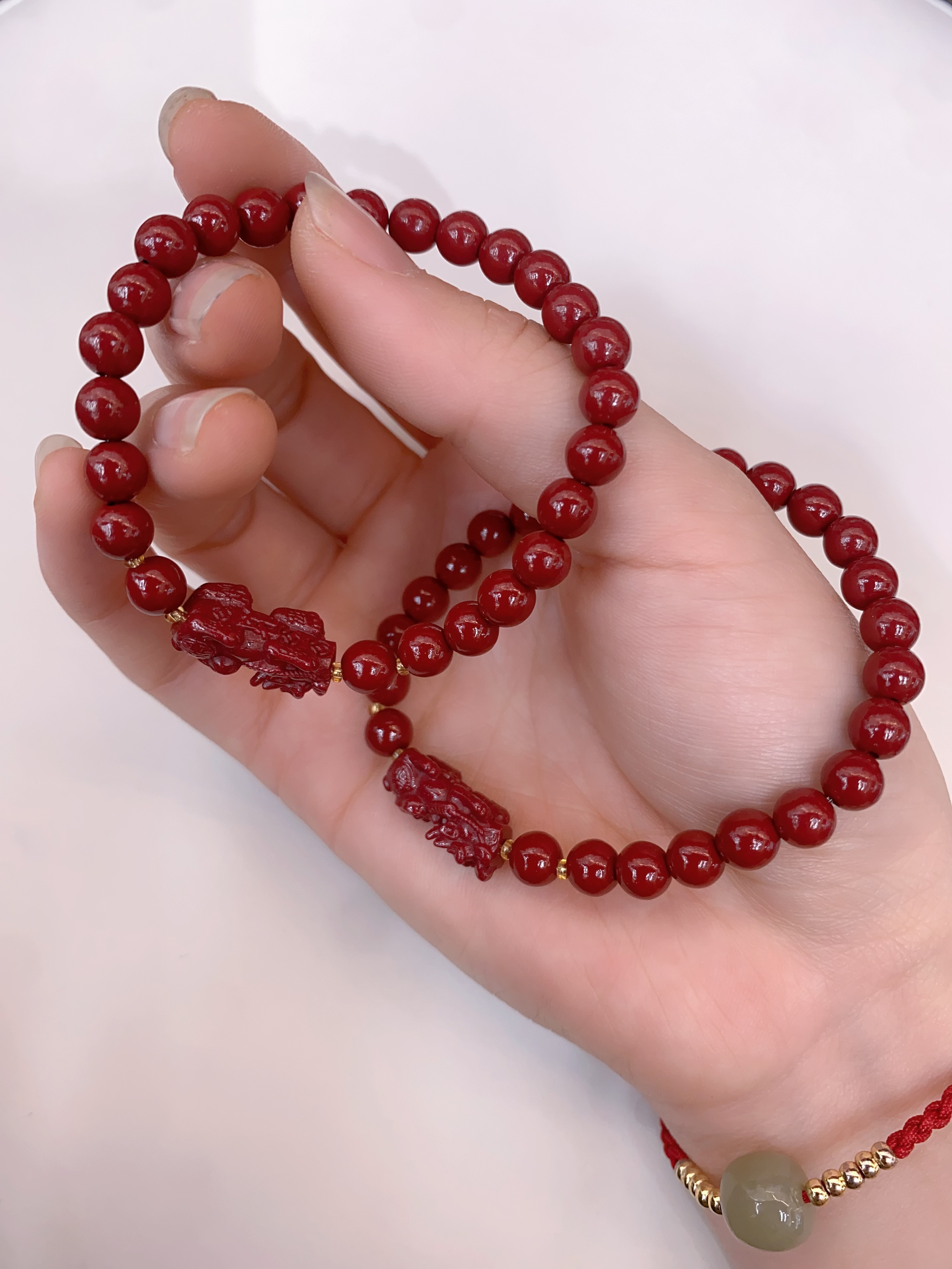 Cinnabar Pixiu Female

Carved Pixiu In Vermilion

Traditional Retro Design Bracelet Specification drawing