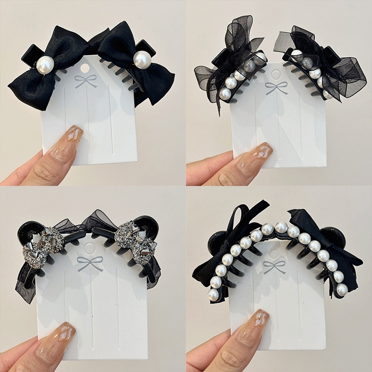 The 2024 new sweet and stylish hairpin with a bow and bangs on the side of the forehead, a popular princess hairstyle accessory Application Scenario