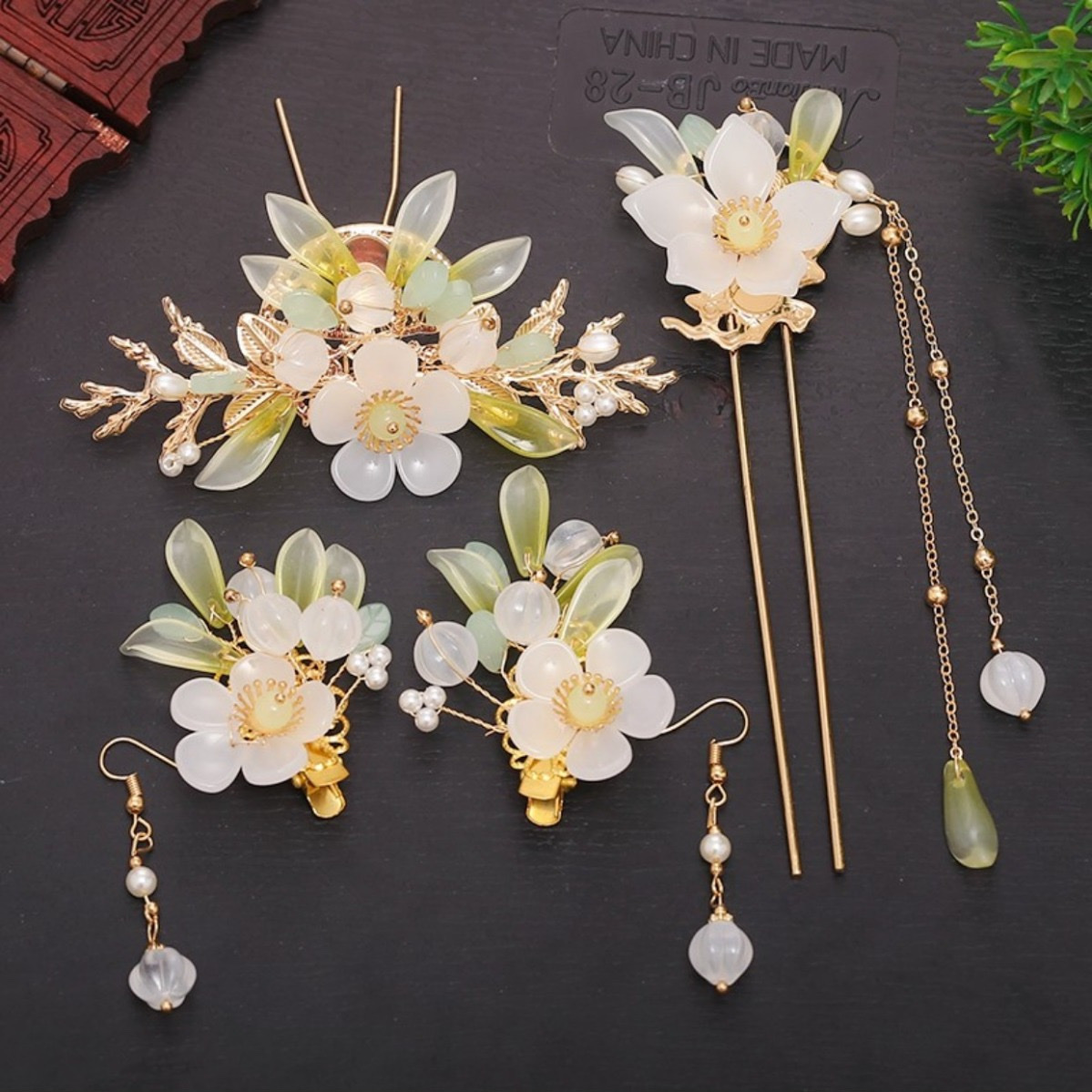 Hanfu headwear, women's accessories, hairpins, ancient costume hair accessories, ancient-style hair clips, tassels, hair hairpins, fairy-like women's suits, step shaking detail image 4