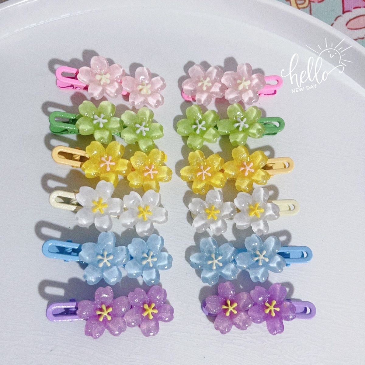 Summer fresh jelly-colored flower hair clips, high appearance level, sweet and girlish style, side duckbill hair clips, hair accessories Application Scenario