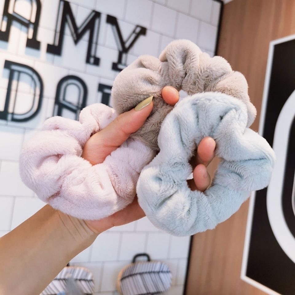 2024 Autumn/Winter rabbit fleece high-elasticity large intestine hair band simple style hair accessory hair band detail image 6