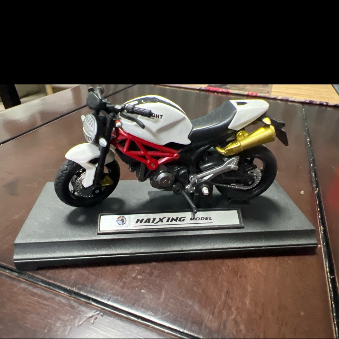 合金车模模型汽车精致工艺遥控电玩儿童玩具车模赛车款收藏级模型车