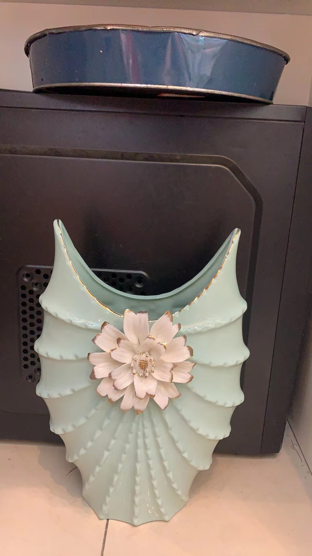 暴力熊主题陶瓷工艺品 香炉摆件桌面装饰 陶瓷醒香瓶 马形设计 精美艺术品