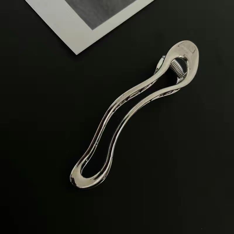 New, unique and fashionable zinc alloy hair clips, Korean-style irregular hair clips, large duckbill clips for updo at the back of the head detail image 5