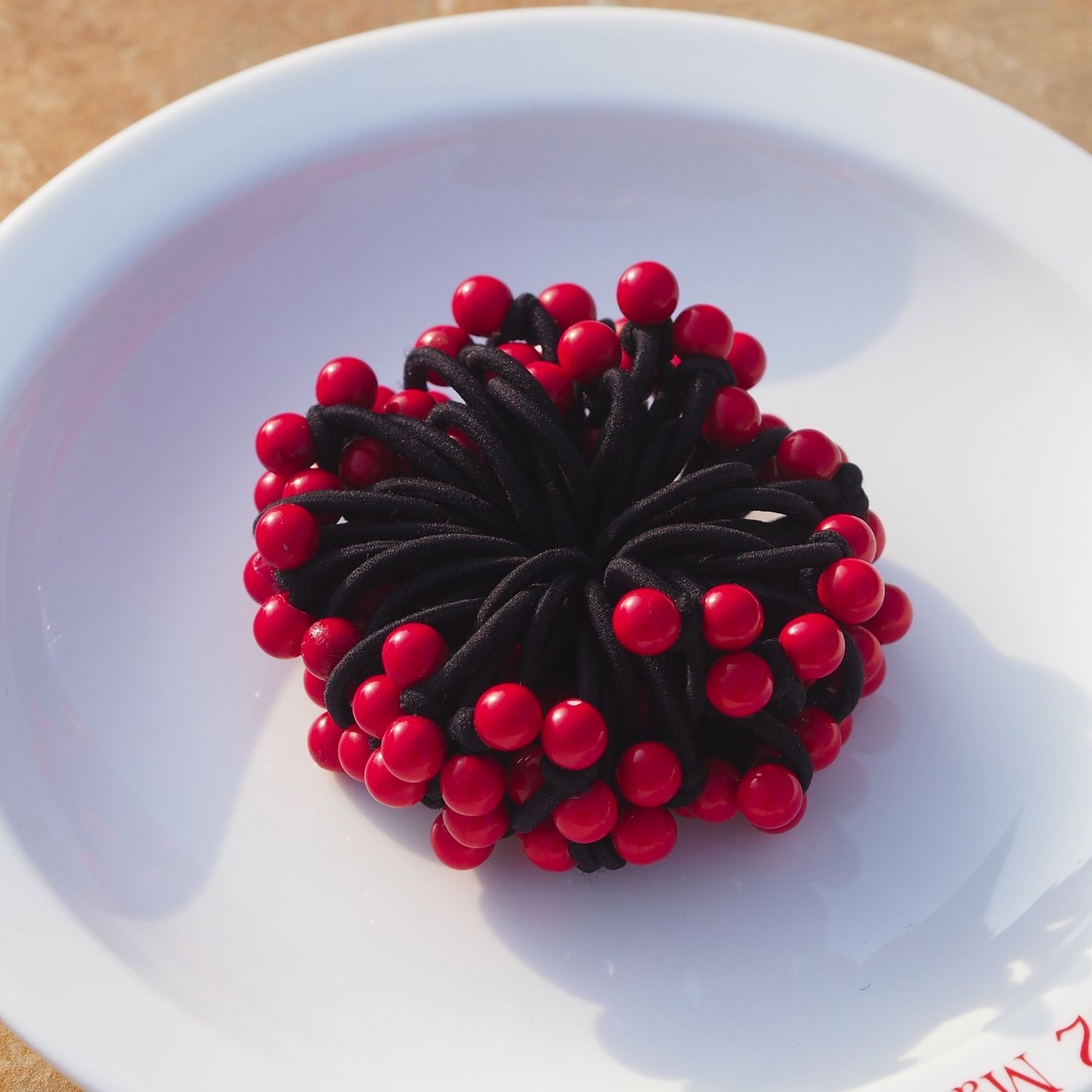 Children's small rubber bands, baby hair bands, no damage to hair, girls' small black hair ties, braids, red beans, no marks, high elasticity Application Scenario