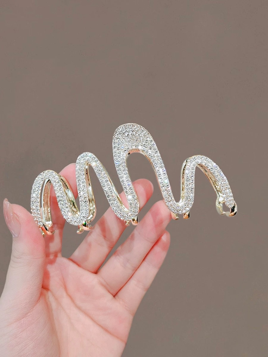 LYNNROMAN Japanese and Korean water diamond high-end large scratch-clip for women with a large amount of hair at the back of the head, shark clip, updo hair clip, and women's headwear