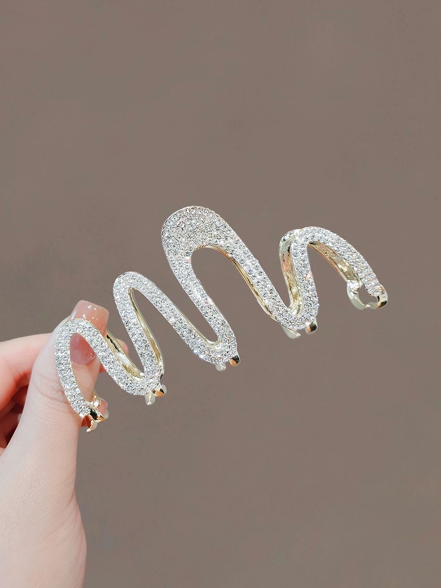 LYNNROMAN Japanese and Korean water diamond high-end large scratch-clip for women with a large amount of hair at the back of the head, shark clip, updo hair clip, and women's headwear detail image 2