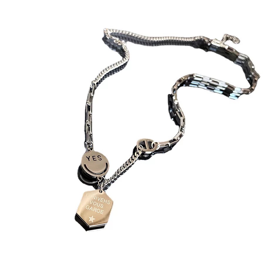 笑脸字母项链女轻奢钛钢不掉色吊牌小众设计锁骨链ins冷淡风百搭产品图