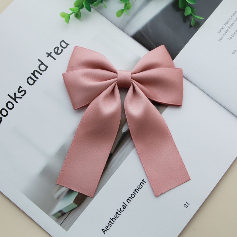 Korean-style bow tie pins, simple, versatile and practical, commuting knitted sweater, shirt collar, solid color clothes, accessories and hair accessories details Picture