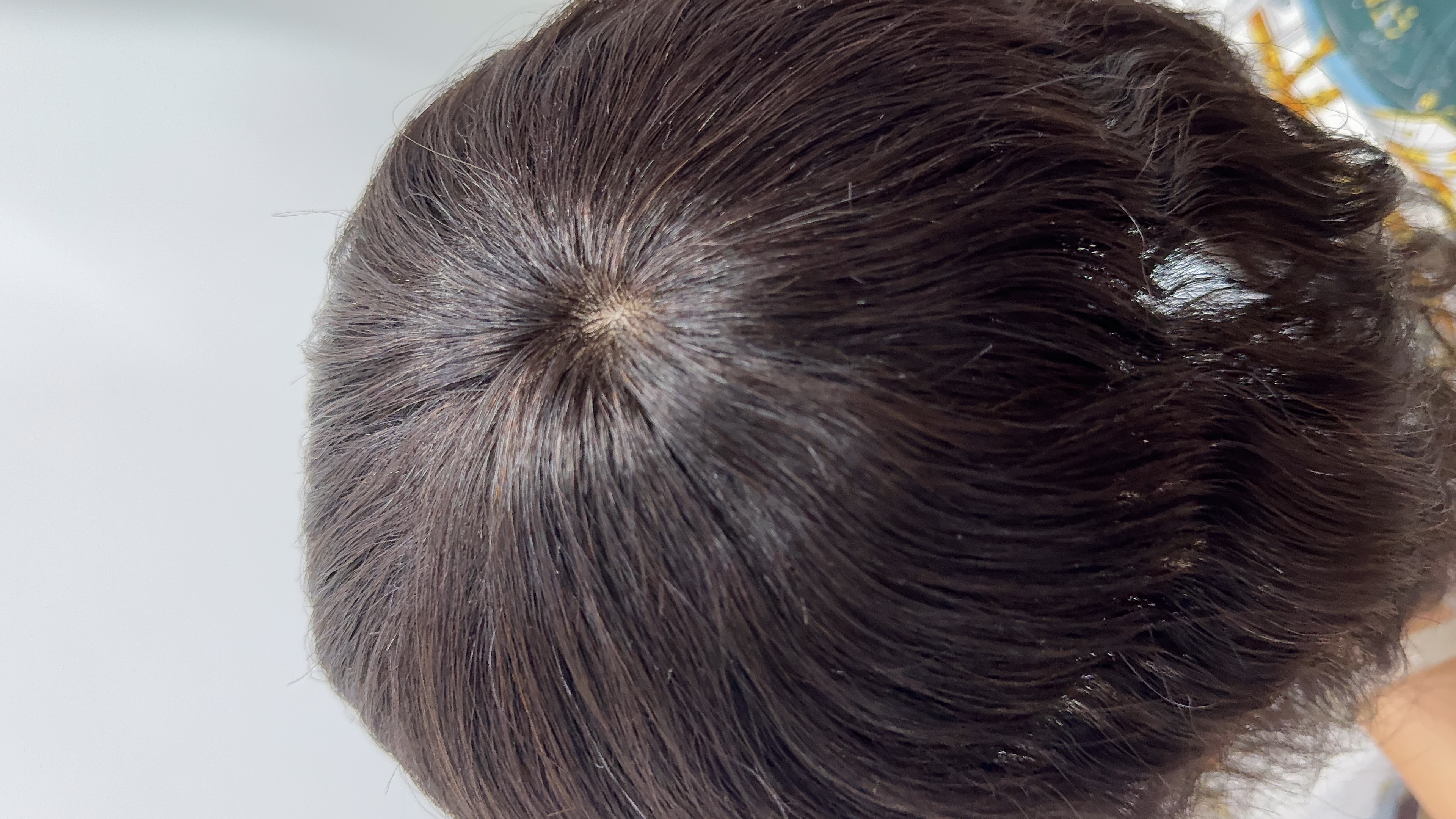 The wig pieces are light, thin and realistic. The bangs are natural and smooth. High-quality artificial hair creates a perfect hairstyle Specification image