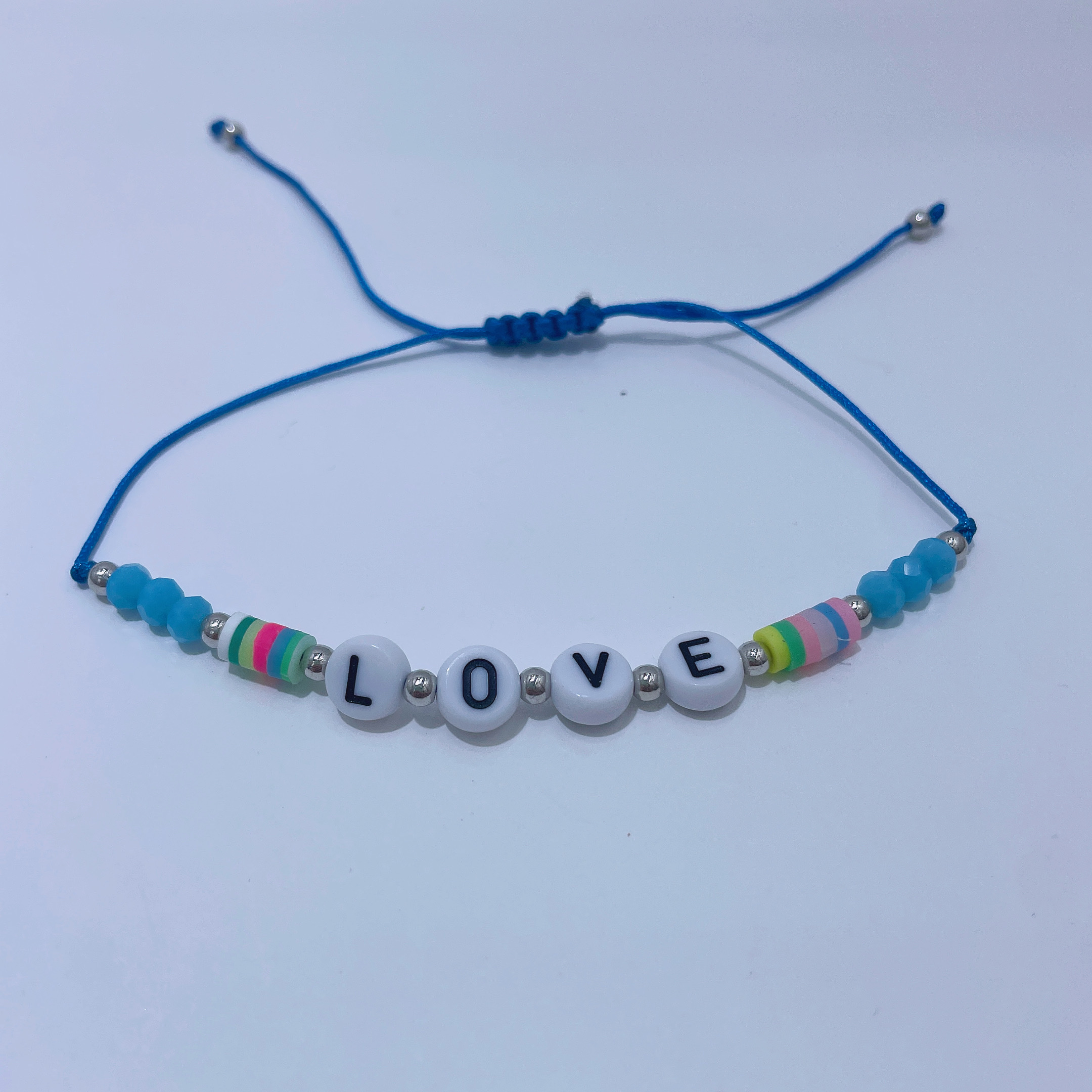 跨境货源，亚克力字母 人造水晶，七彩软陶片LOVE红绳手工编织手链 可做任意字母手链手串饰品水晶手串