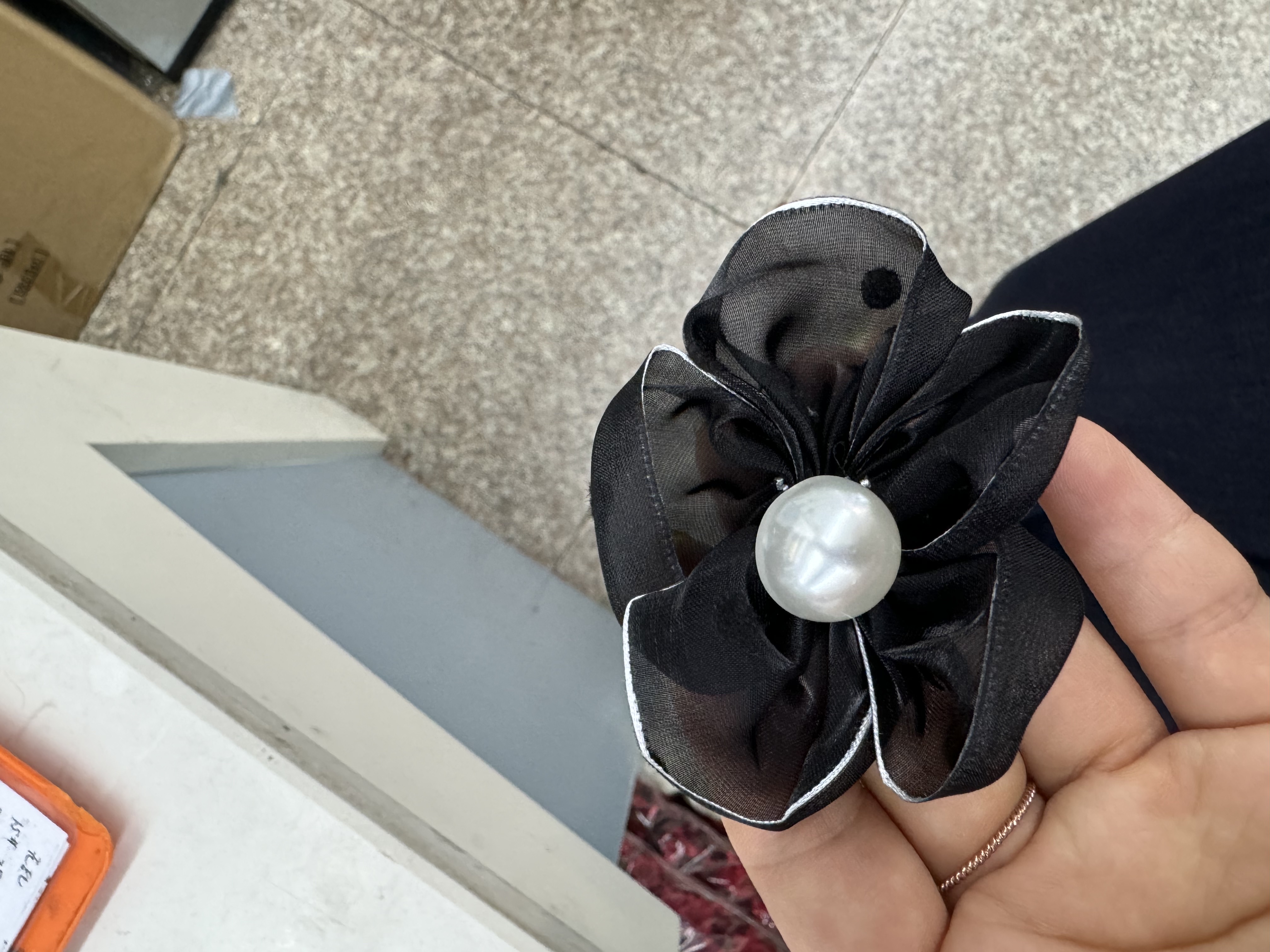 حلقة شعر خفيفة، 4 بوصات، من الحرير الخفيف Specification image