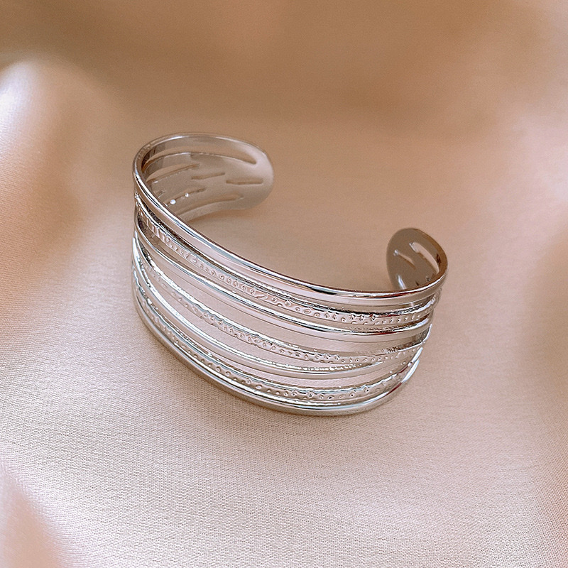 厂家现货批发不锈钢C形开口手镯欧美时尚夸张女士手环个性潮饰品 手链饰品欧美个性多层开口手镯小众时尚手环跨境夸张金手链饰品详情图3