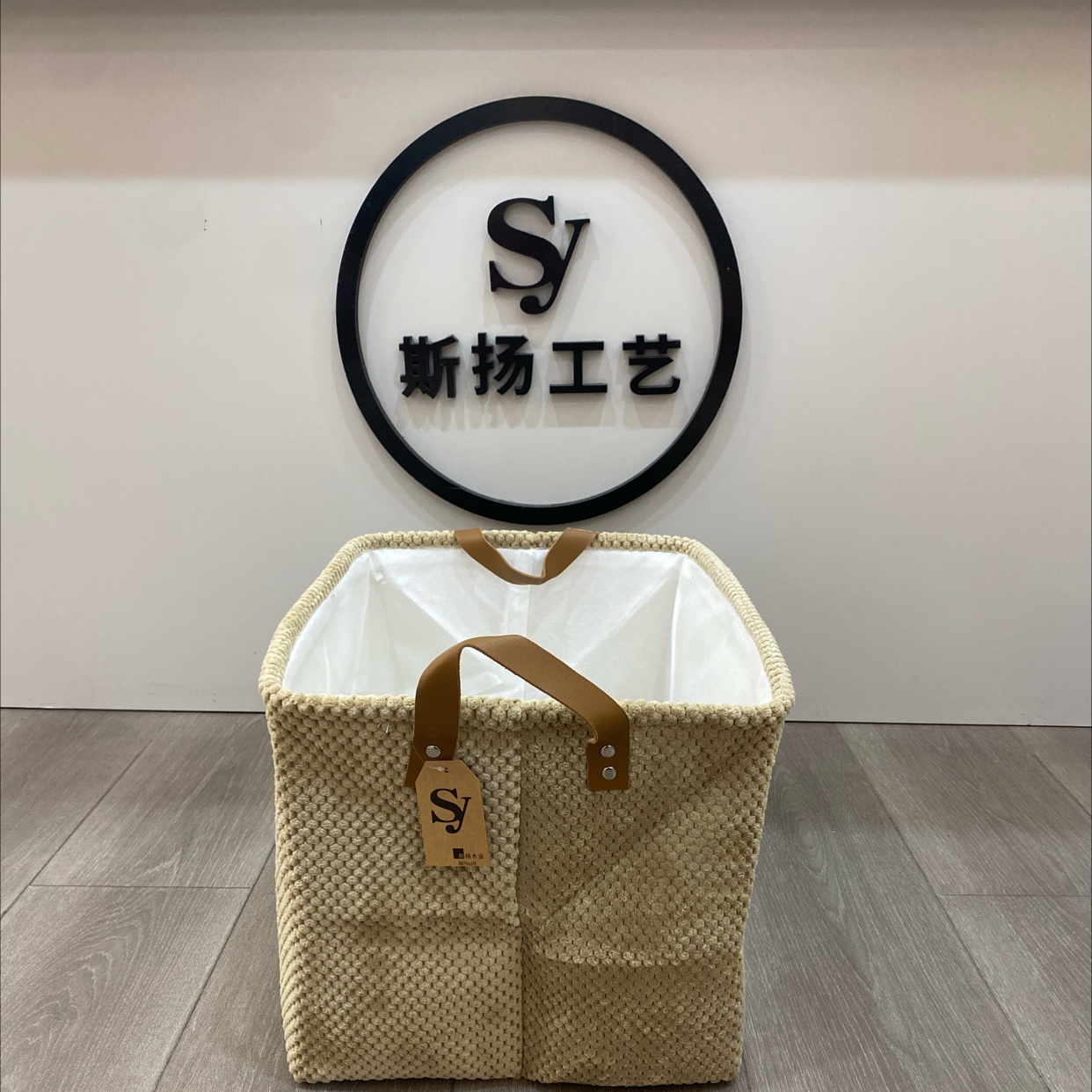 大号塑料透明收纳箱 整理箱 家用多功能储物整理收纳箱塑料 清洁整齐易查找产品图