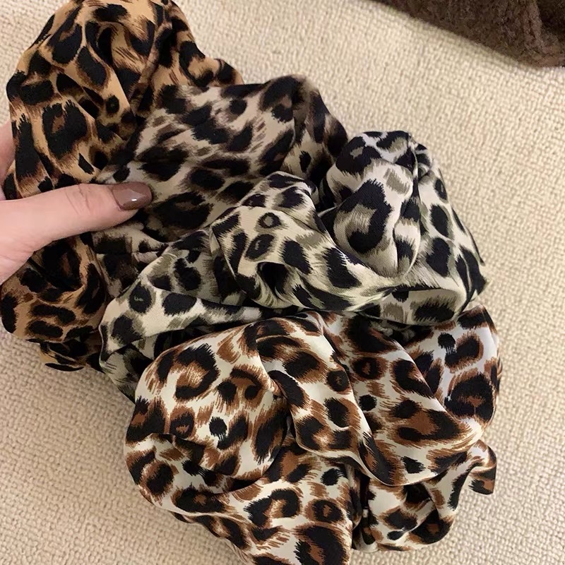 Emilia's Korean version leopard-print large intestine hair band for women, retro charm, versatile, bun hair tie, ponytail hair band headwear for women Specification image