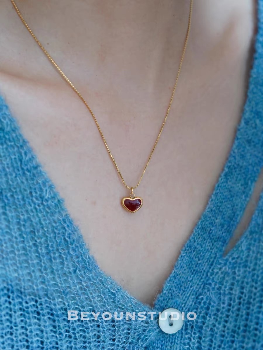 别样红色滴油爱心法式复古气质精致小巧金色小众潮钛钢项链女266项链