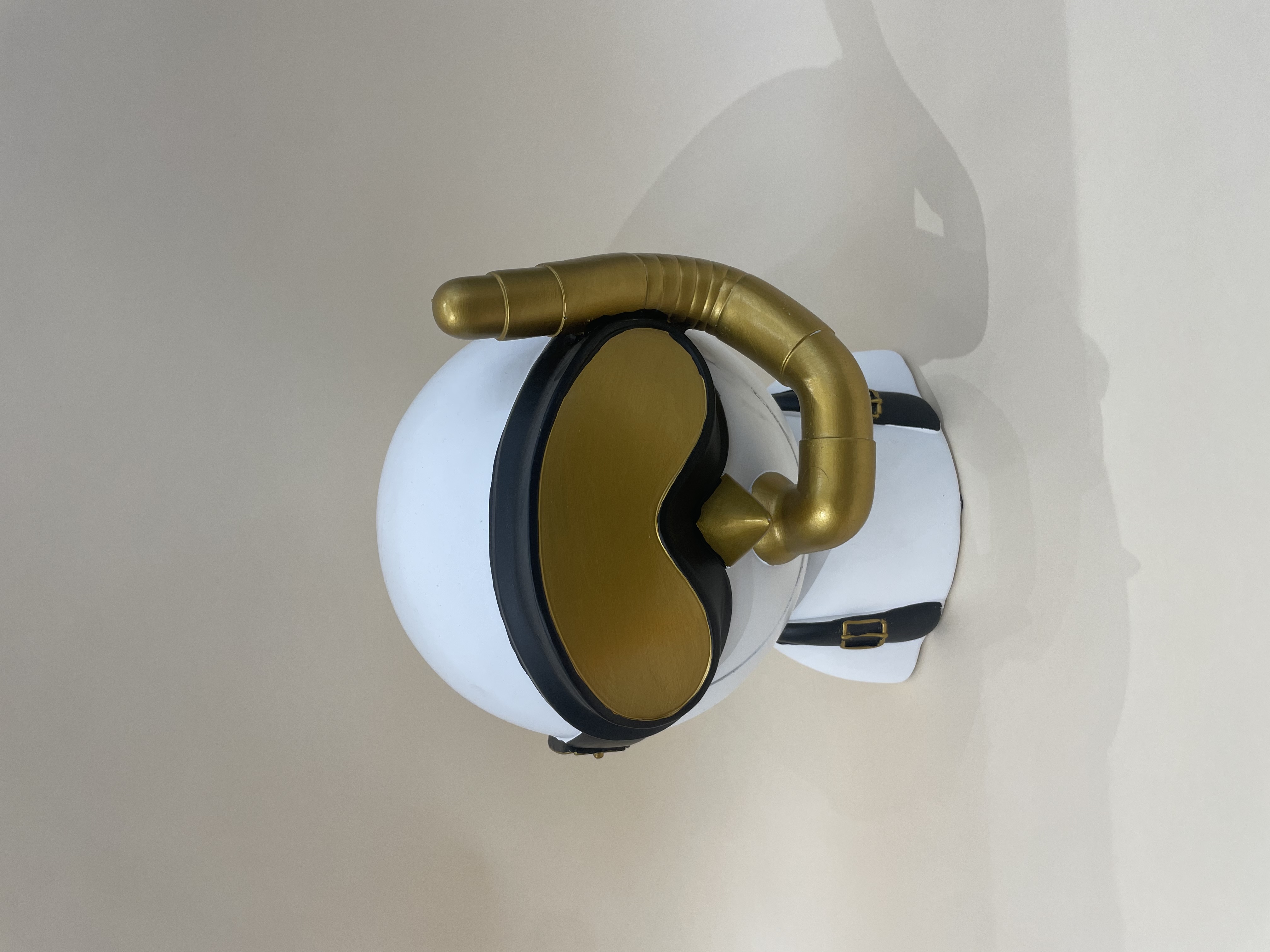 潜水员调节器摆件潜水玩具潜水教练桌面装饰轻奢创意树脂家居摆件产品图