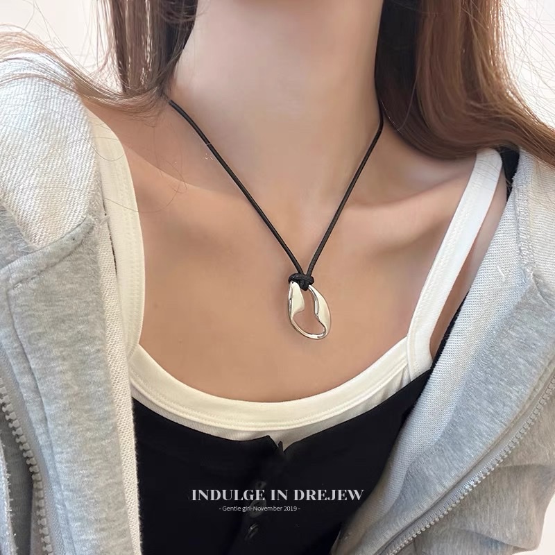 椭圆几何长款项链女2024新款爆款锁骨链轻奢高级感小众毛衣链颈链产品图