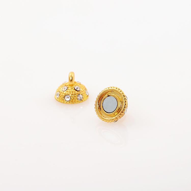 Semi-finished products of round ball magnetic clasp with rhinestone and water diamond clasp for jewelry accessories, direct sales and wholesale of DIY accessories from the manufacturer of necklace pendants Application Scenario