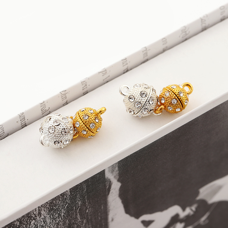 Semi-finished products of round ball magnetic clasp with rhinestone and water diamond clasp for jewelry accessories, direct sales and wholesale of DIY accessories from the manufacturer of necklace pendants