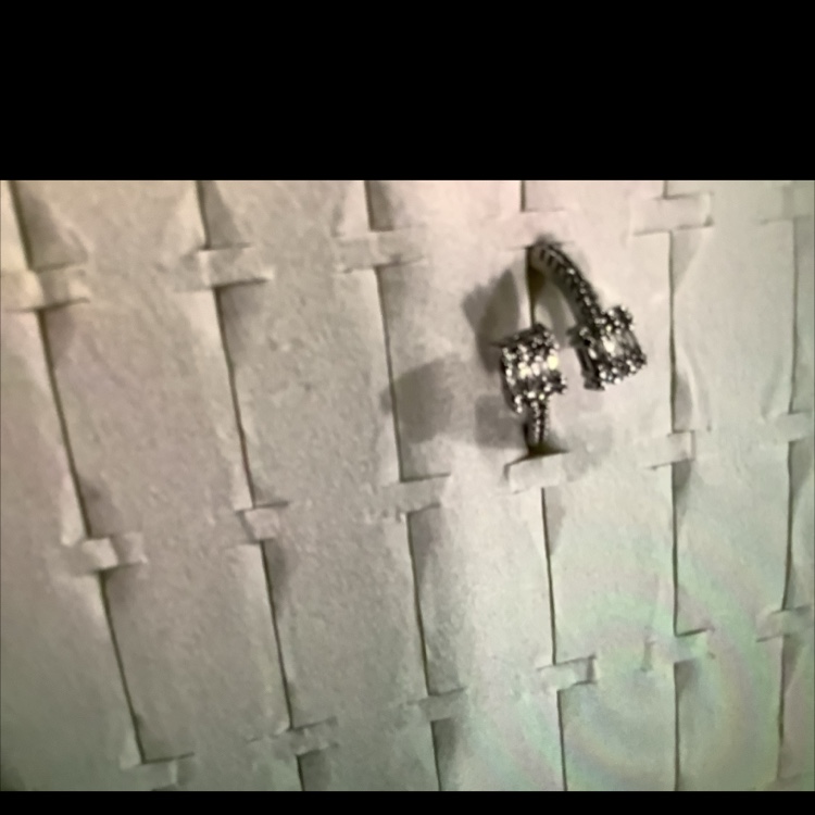 钻石戒指 精致戒托 珍珠戒指 精致女士戒指 时尚高级感首饰 时尚女士休闲戒指 精致女士戒指 保色电镀 铜胚微镶工艺戒指珍白底实物图