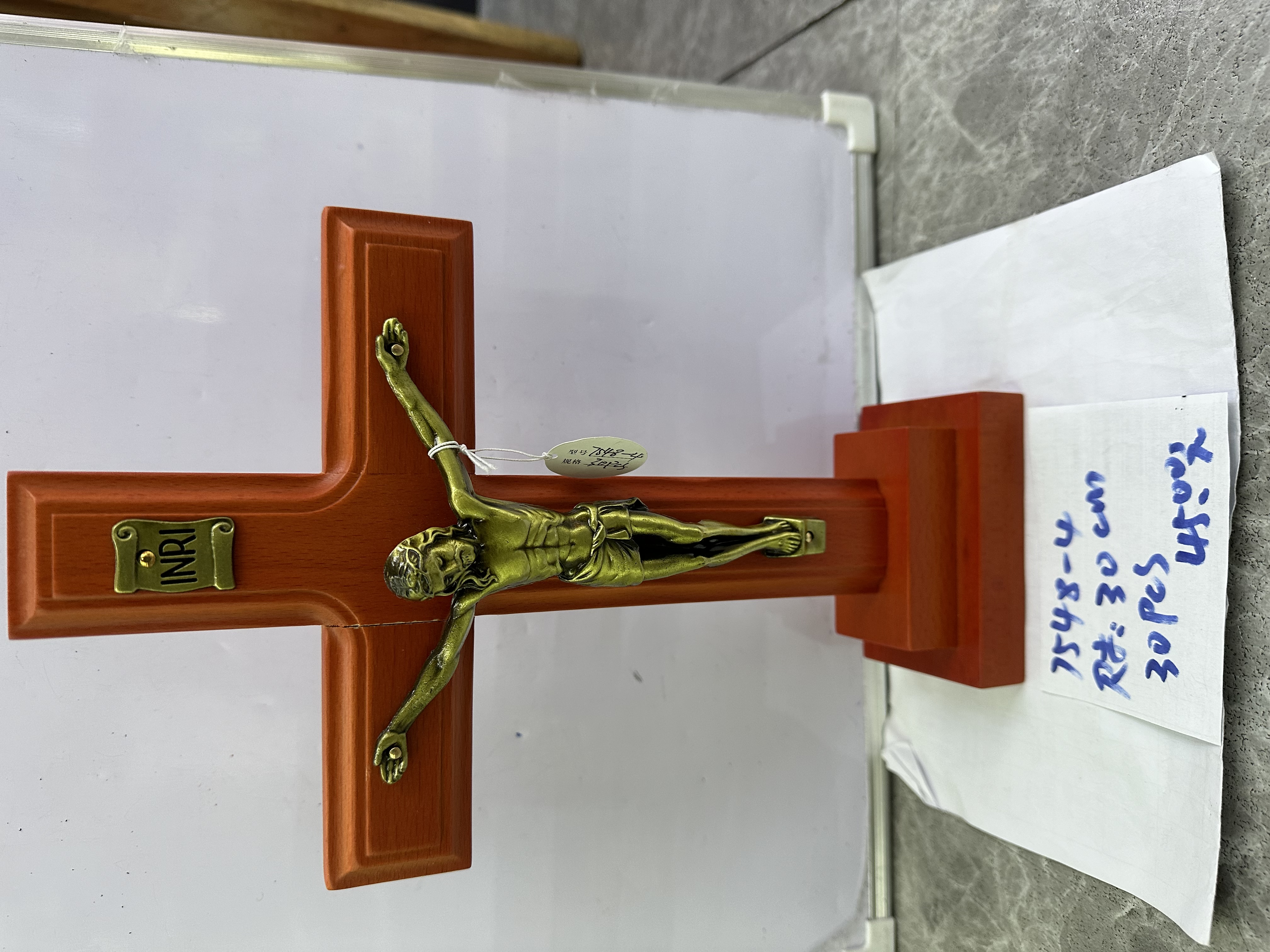 红木十字架摆件