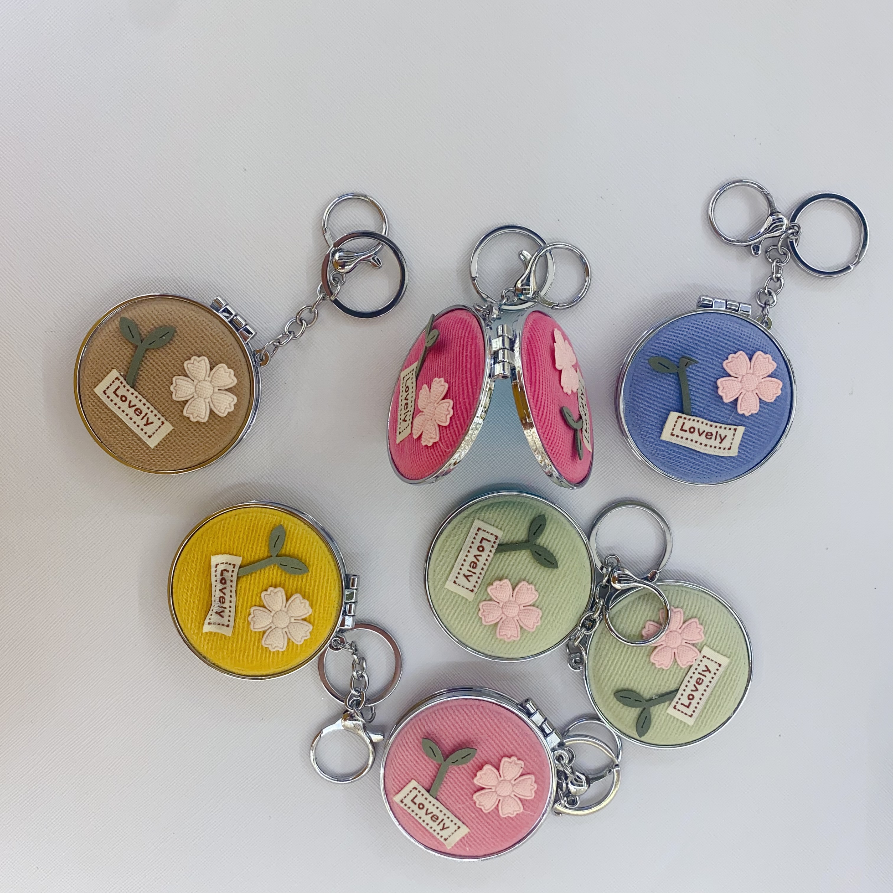 Fabric Gift Mirror, Keychain Mirror, Gift Item Picture
