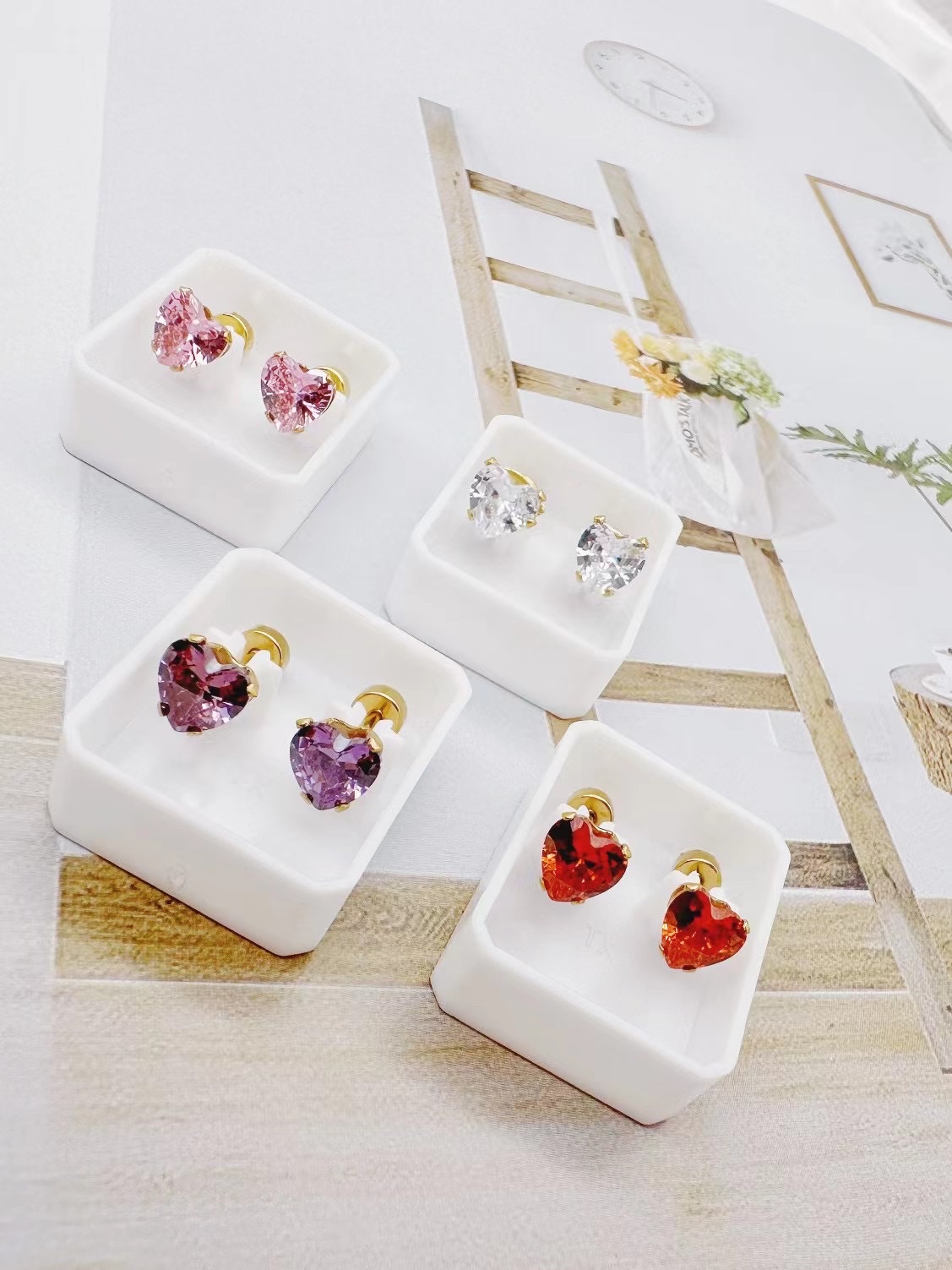 彩色心形锆石耳骨钉气质女士饰品钢针耳环独特气质饰品打造独特你