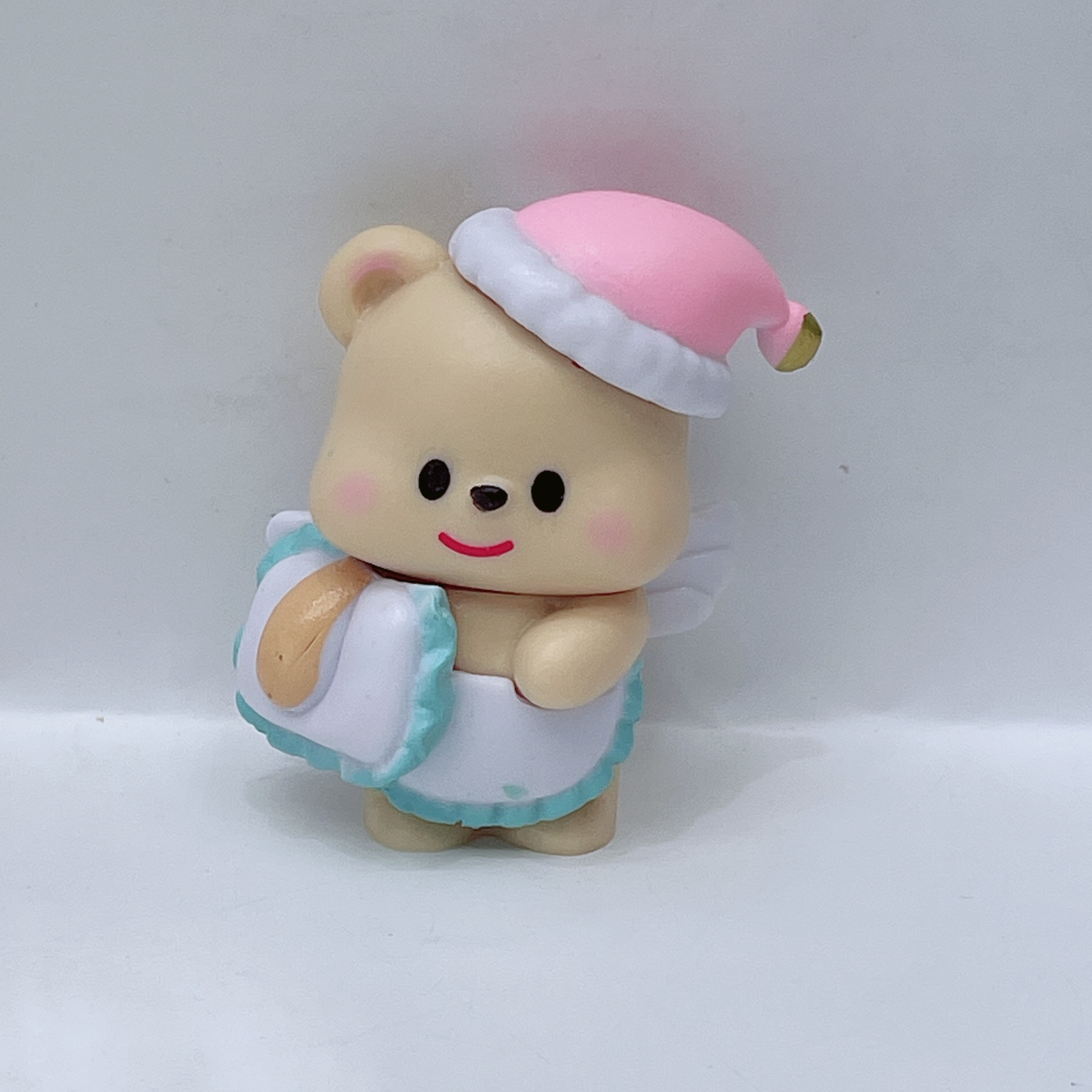 跨境网红可爱奶呼呼黄油小熊盲盒甜品烘焙烹饪美食小黄熊扭蛋摆件详情2