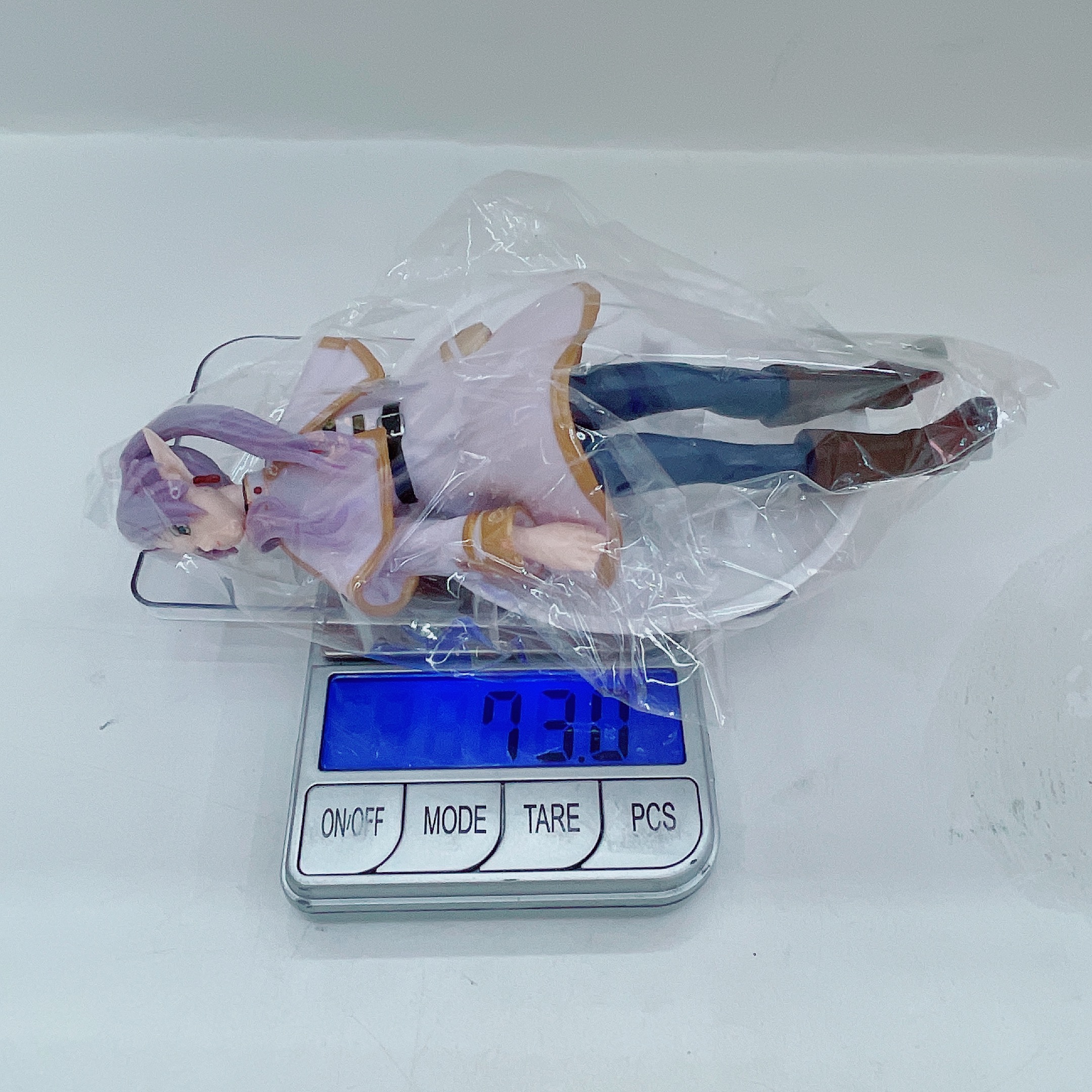 Wholesale of the car desktop figurines and ornaments related to the buried Freyrian pic 3