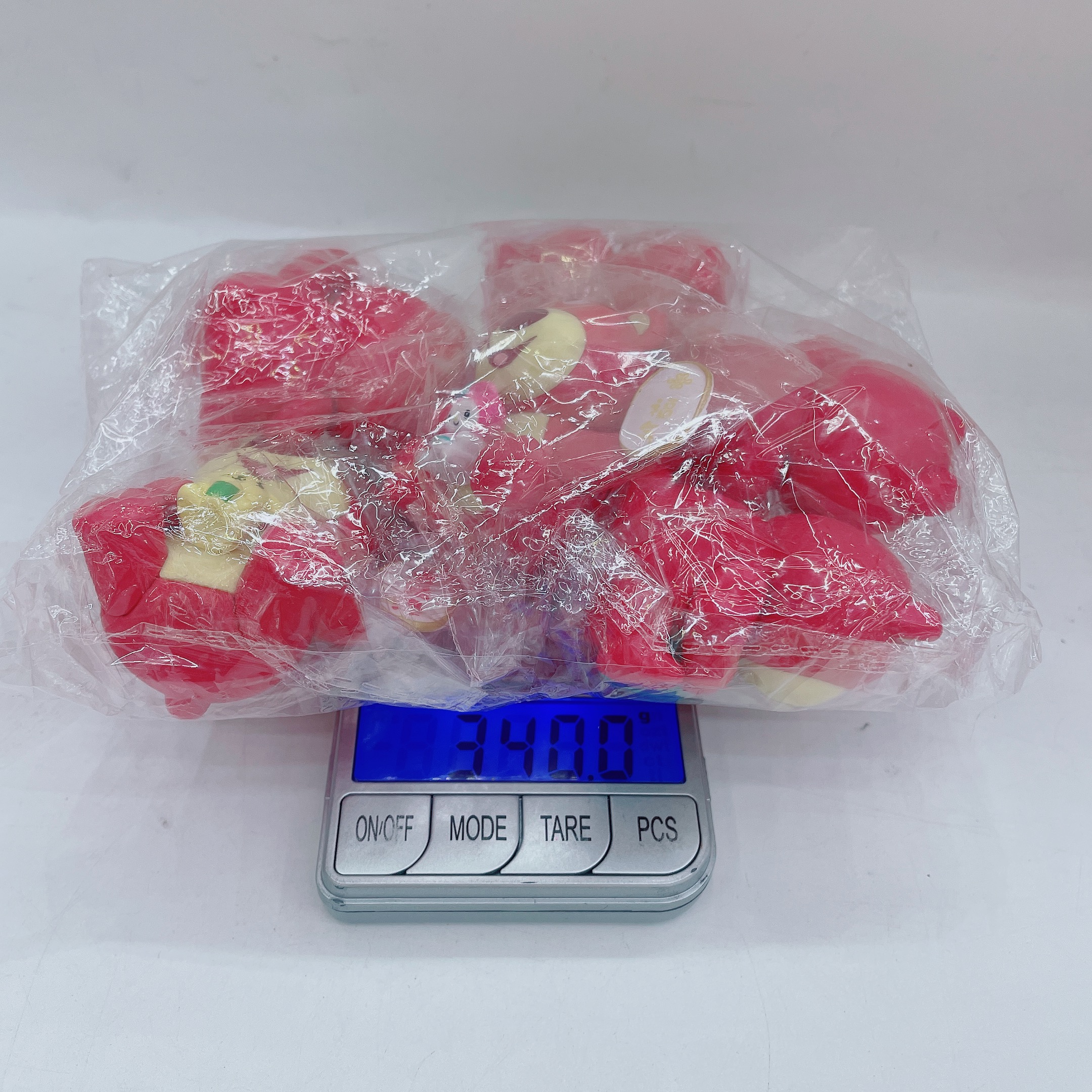 6 Cute Strawberry Bear plush car ornaments Cake Series gifts details Picture