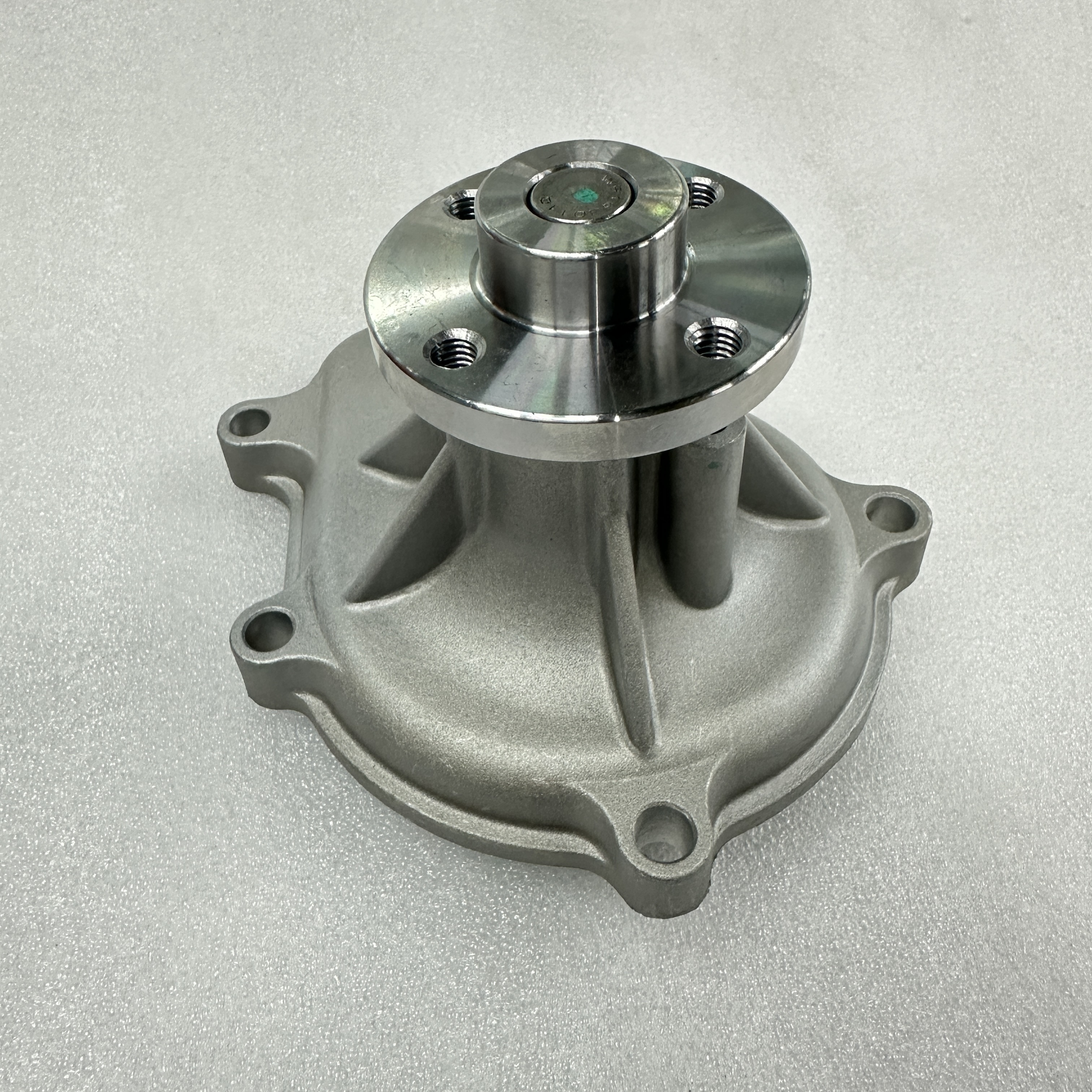 小型工程机械配件适用于KUBOTA久保田V3300发动机冷却水泵 1C010-73030细节图