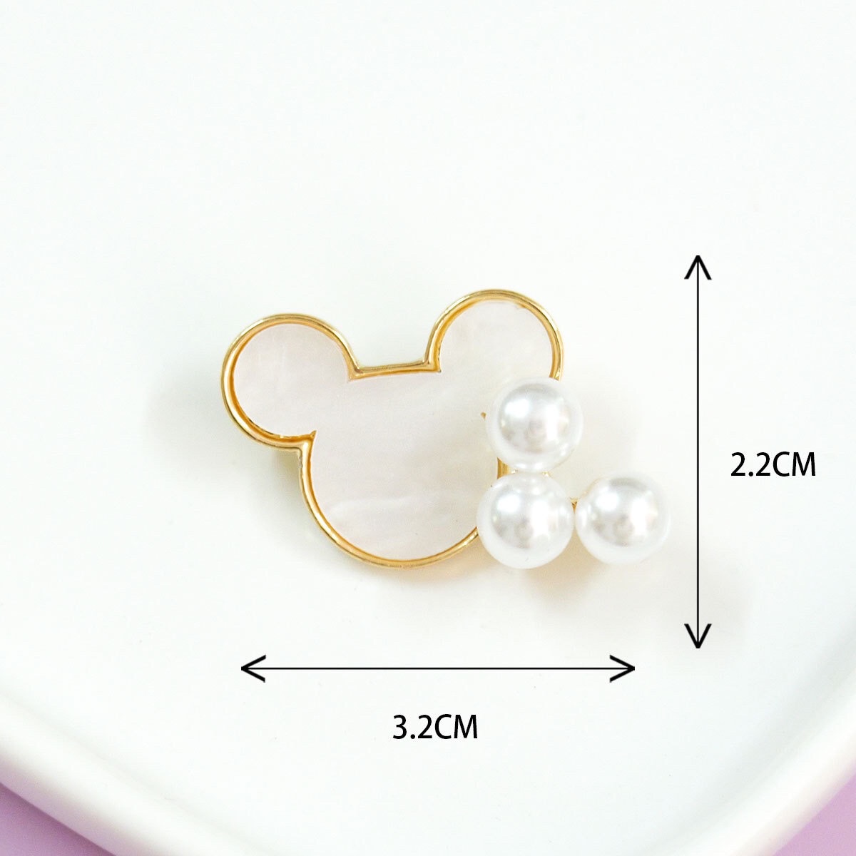 A popular Mickey Mouse brooch, pearl, noble, elegant and exquisite brooch, a must-have gift for fans Specification image