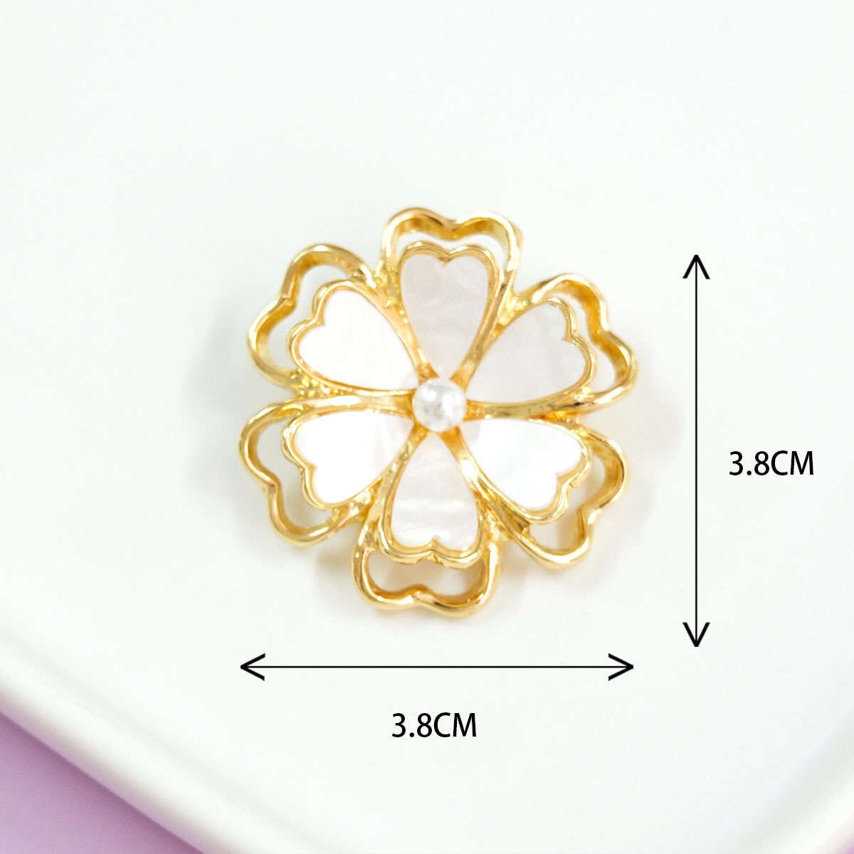 New high-end diamond-encrusted brooch for women with a sense of sophistication, niche rose brooch, cute anti-exposure clasp sweater corsage wholesale