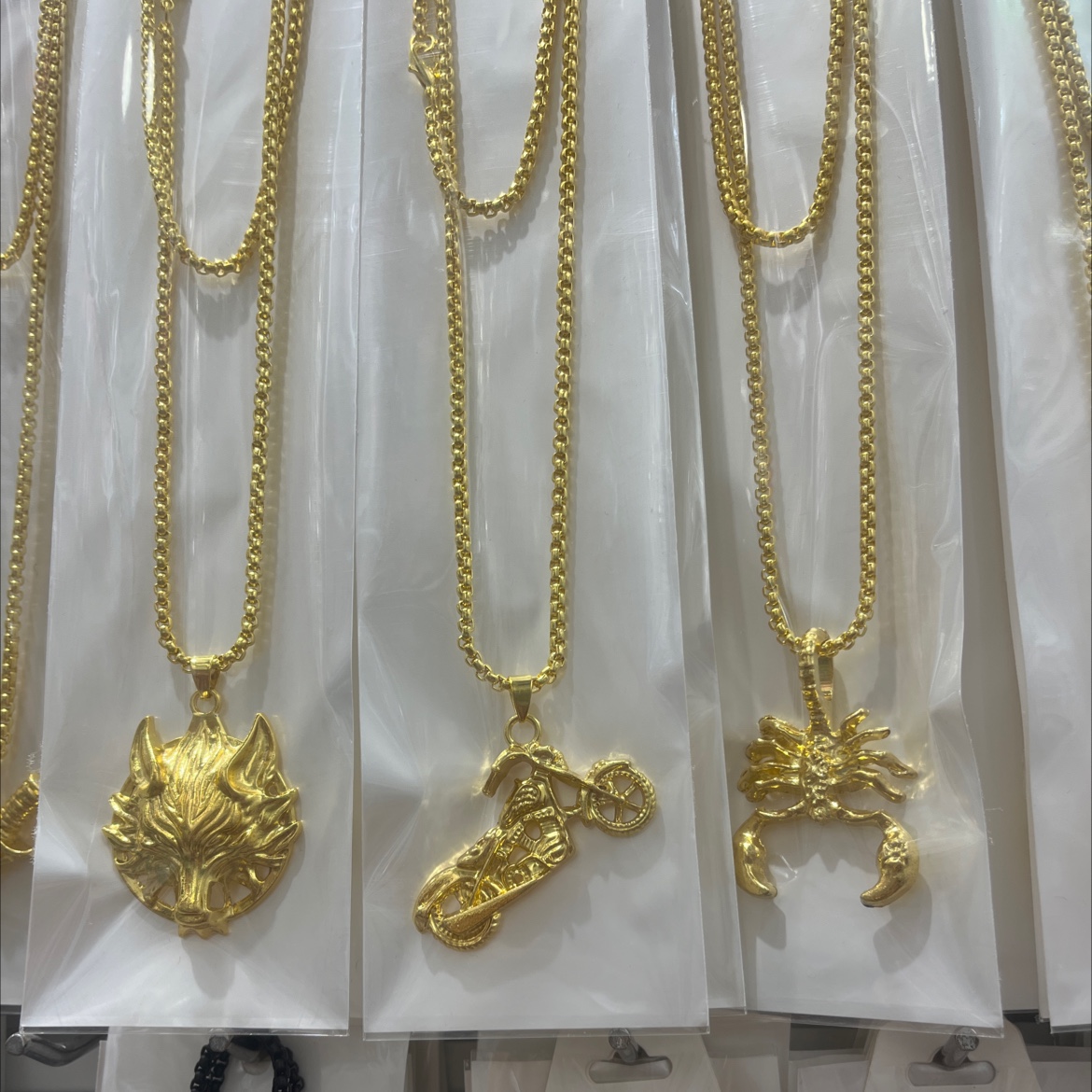金色大吊坠项链饰品