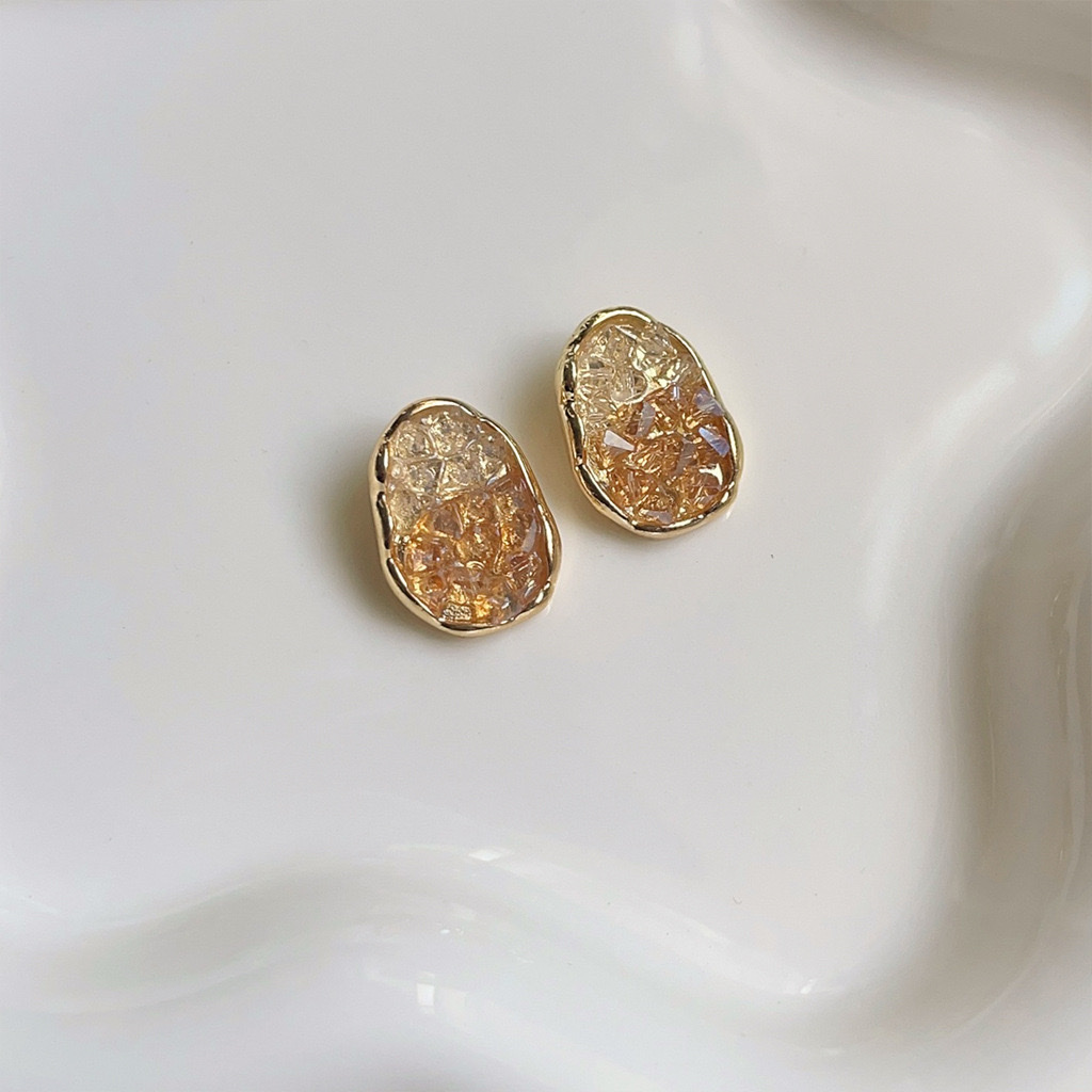 Gradient color glass crystal stud earrings for women, Japanese and Korean style, fresh and delicate earrings, niche fashion, exquisite and high-end feel, zircon earrings, natural pearl grains