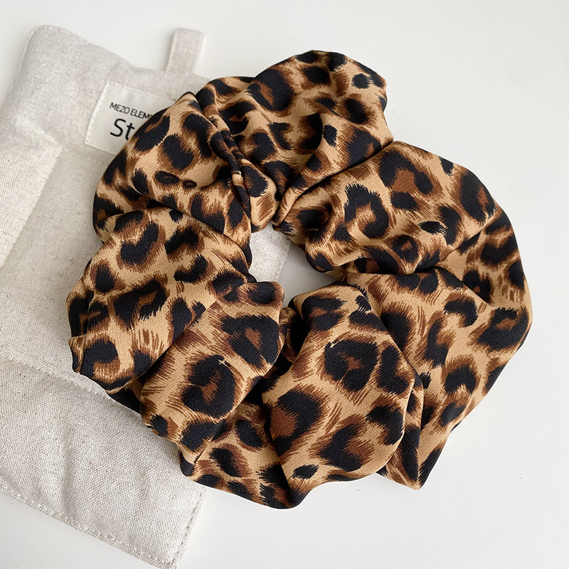 Hong Kong style leopard print large intestine hair band, high-end retro French large intestine hair band, niche elegant large hair tie, hair tie for women Specification image