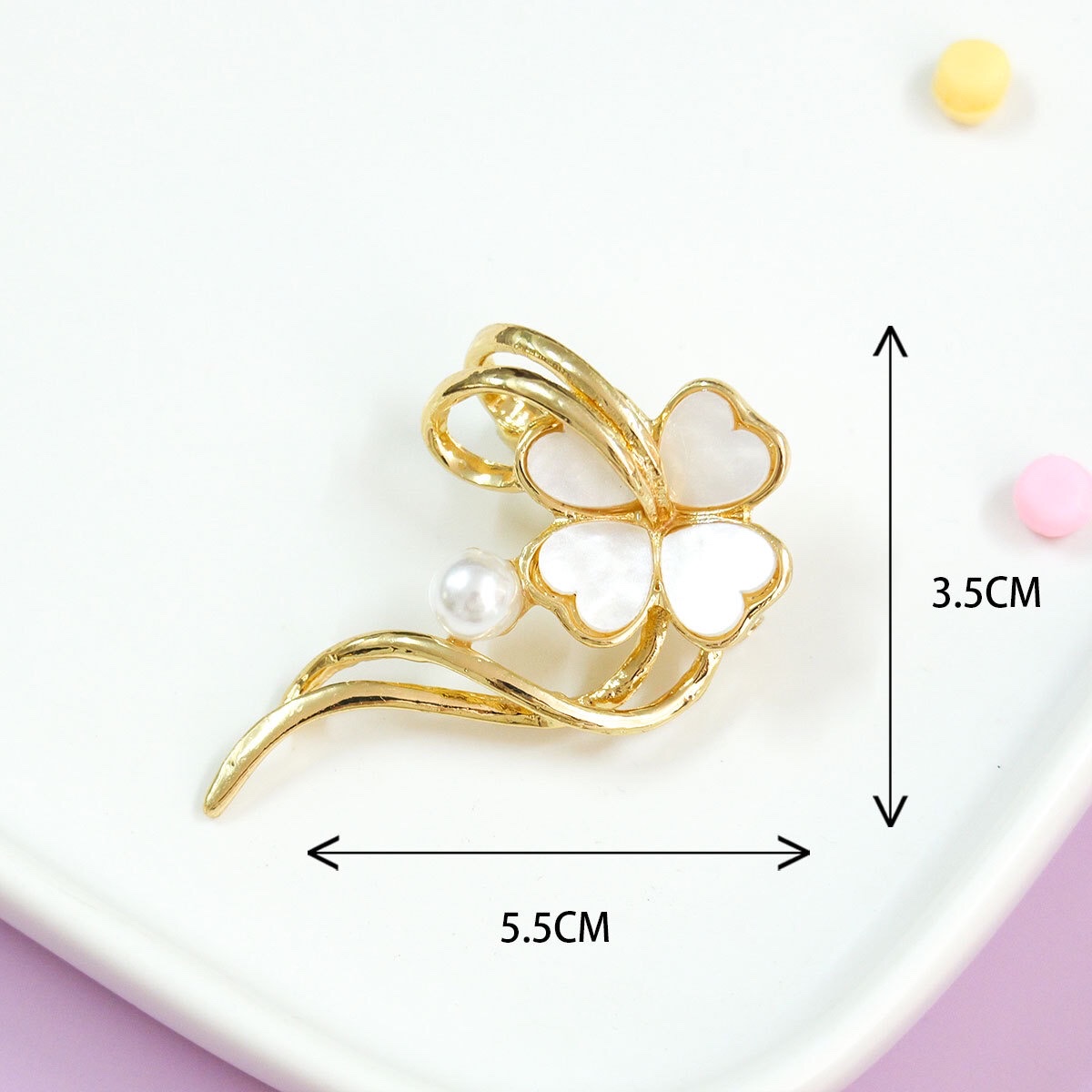 New high-end diamond-encrusted brooch for women with a sense of sophistication, niche rose brooch, cute anti-exposure clasp sweater corsage wholesale Specification image