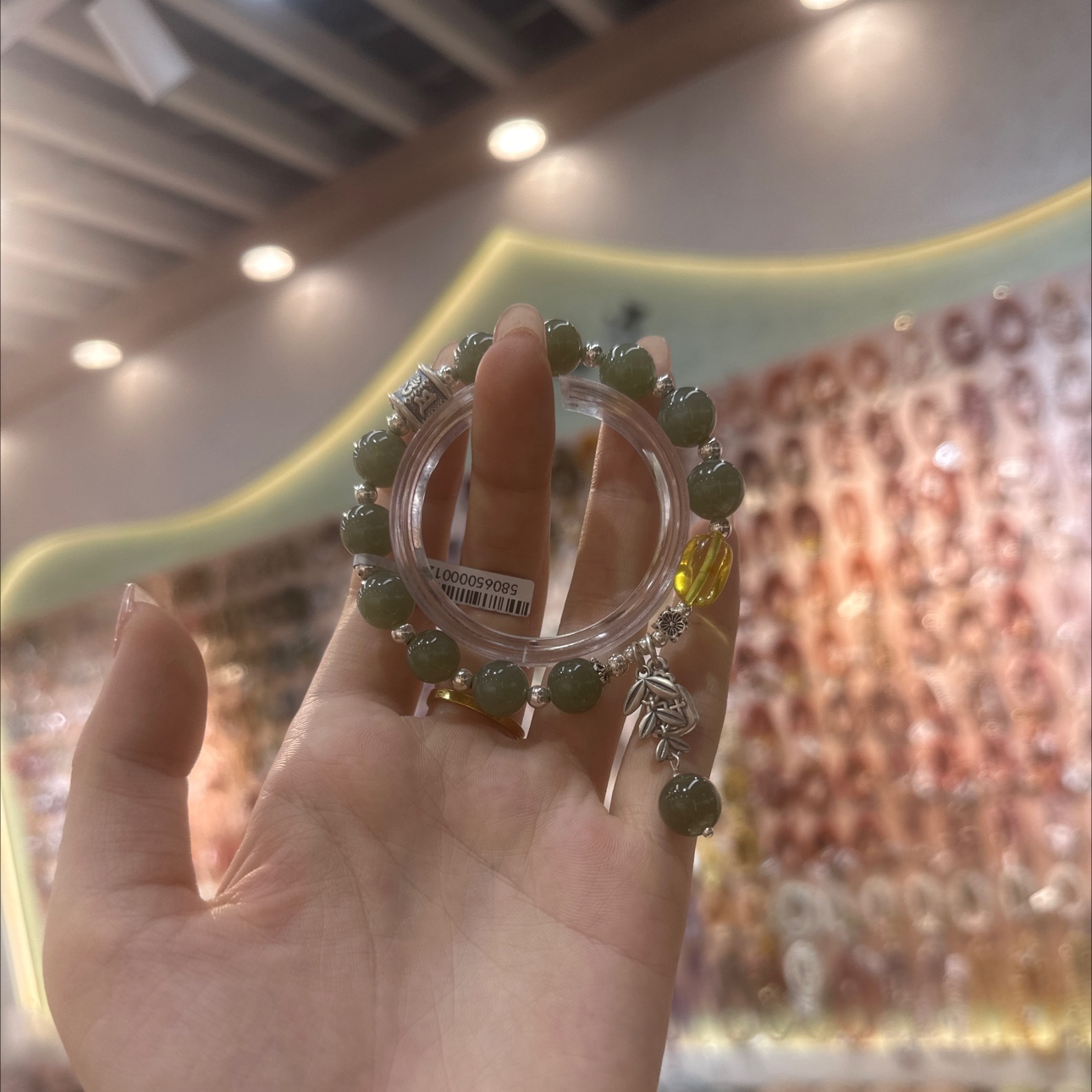 翡翠蜜蜡吊坠 手串配珠 手镯女款 不规则设计 名媛风格 时尚饰品 手串首饰手串配珠手镯女不规则名媛蜜蜡吊坠翡翠手串手串配详情图2