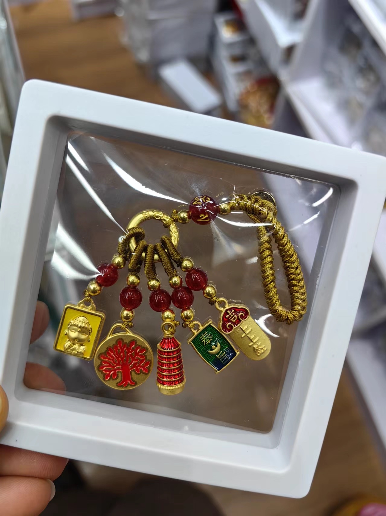 Trendy Chinese-style sand gold material, ancient-style gold, Chinese-style enamel, retro color car keychain, gold-swallowing beast, sand gold copper woven pendant details Picture