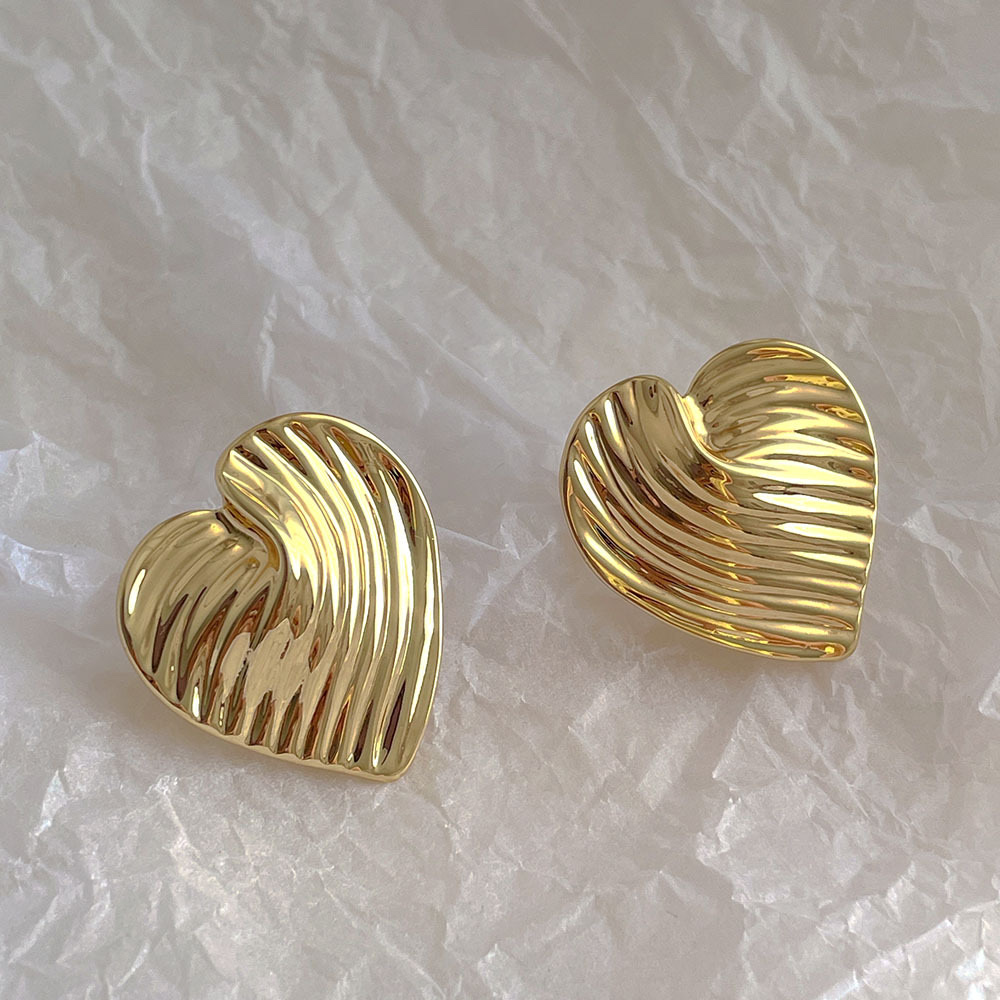 Natural pearl grain silver stud earrings, pearl earring accessories, enamel craftsmanship pearl stud jewelry, exquisite and fashionable earrings
