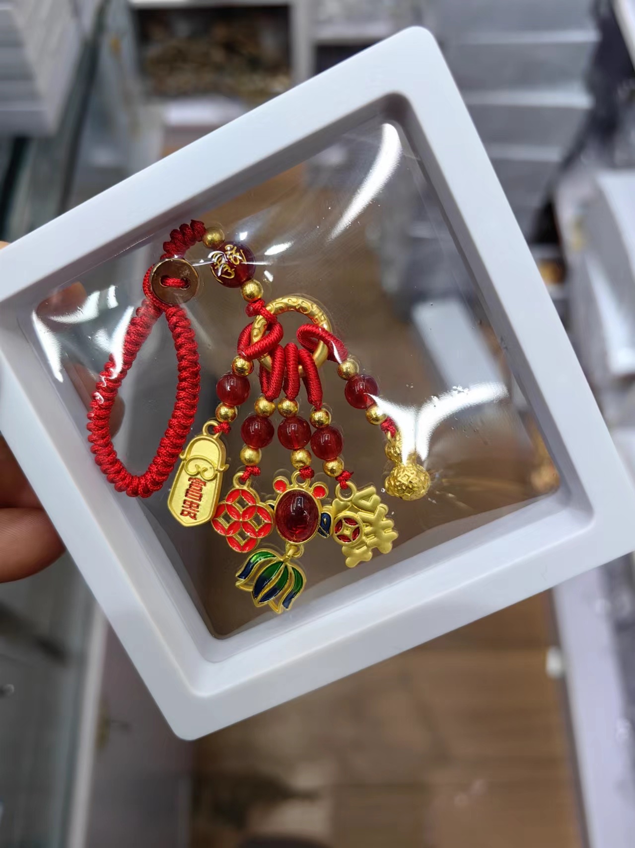 Trendy Chinese-style sand gold material, ancient-style gold, Chinese-style enamel, retro color car keychain, gold-swallowing beast, sand gold copper woven pendant Specification image
