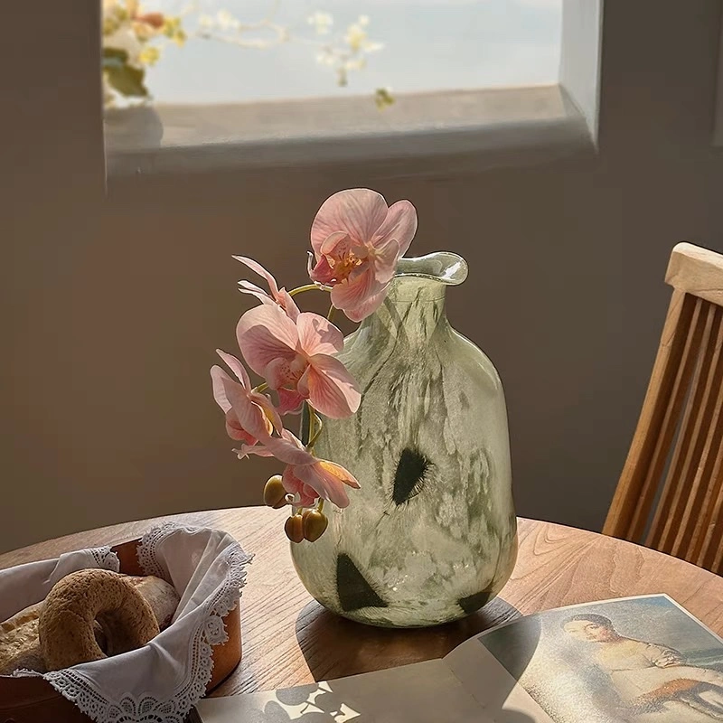 Green vintage glass vase decoration, creative water-growing living room TV cabinet, entrance hall flower arrangement decoration, French glazed vase, glass vase detail image 2