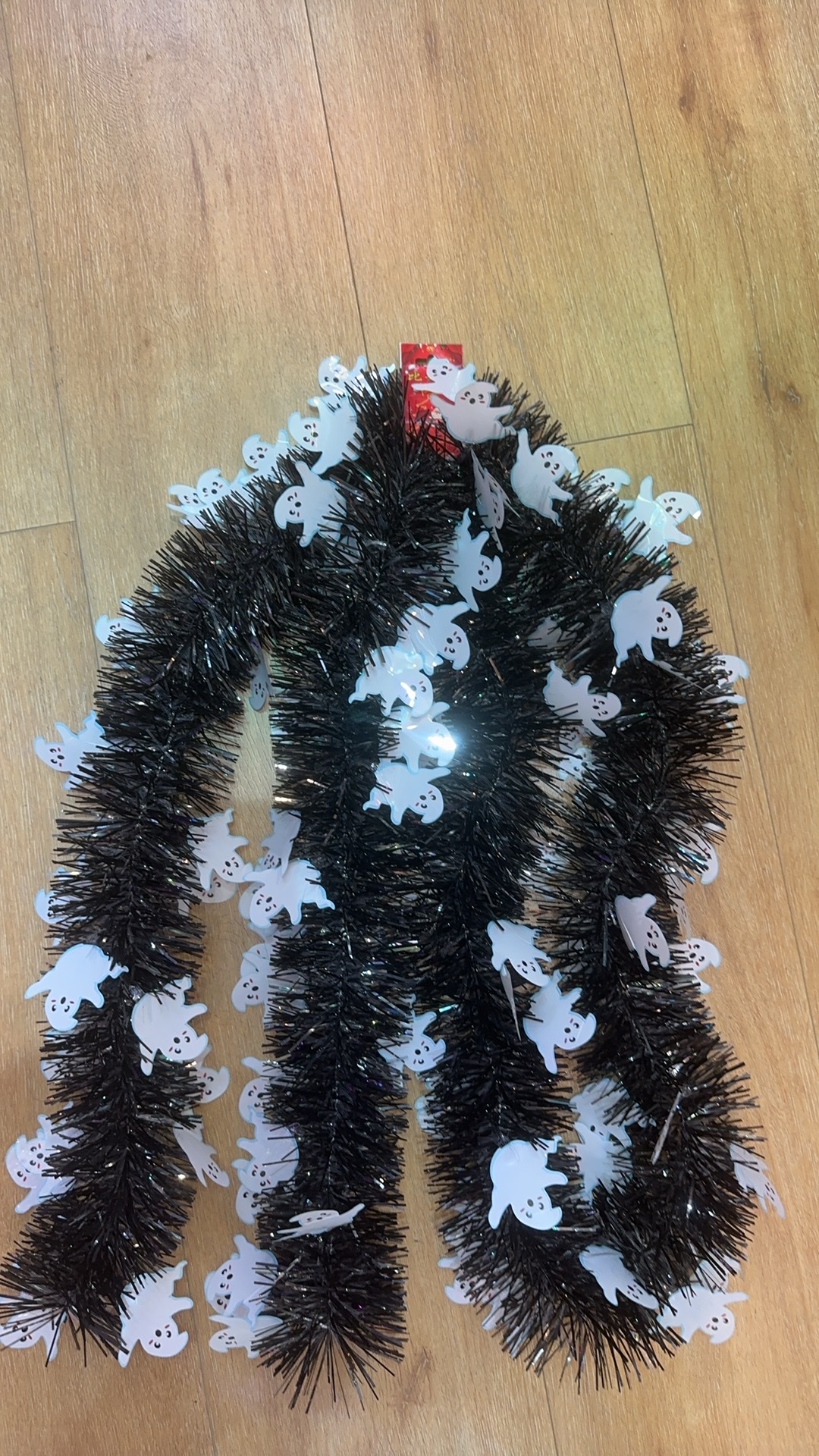 Halloween handicrafts, Christmas supplies and festival products are selling well details Picture