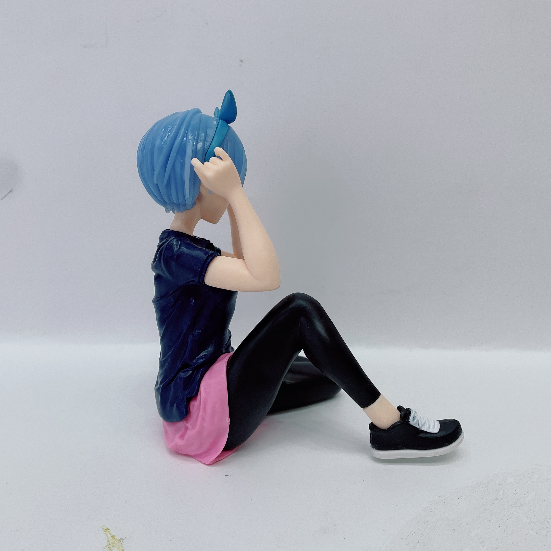 Wholesale of Remram sportswear figurines, desktop ornaments and models from Zero to Another World Item Picture