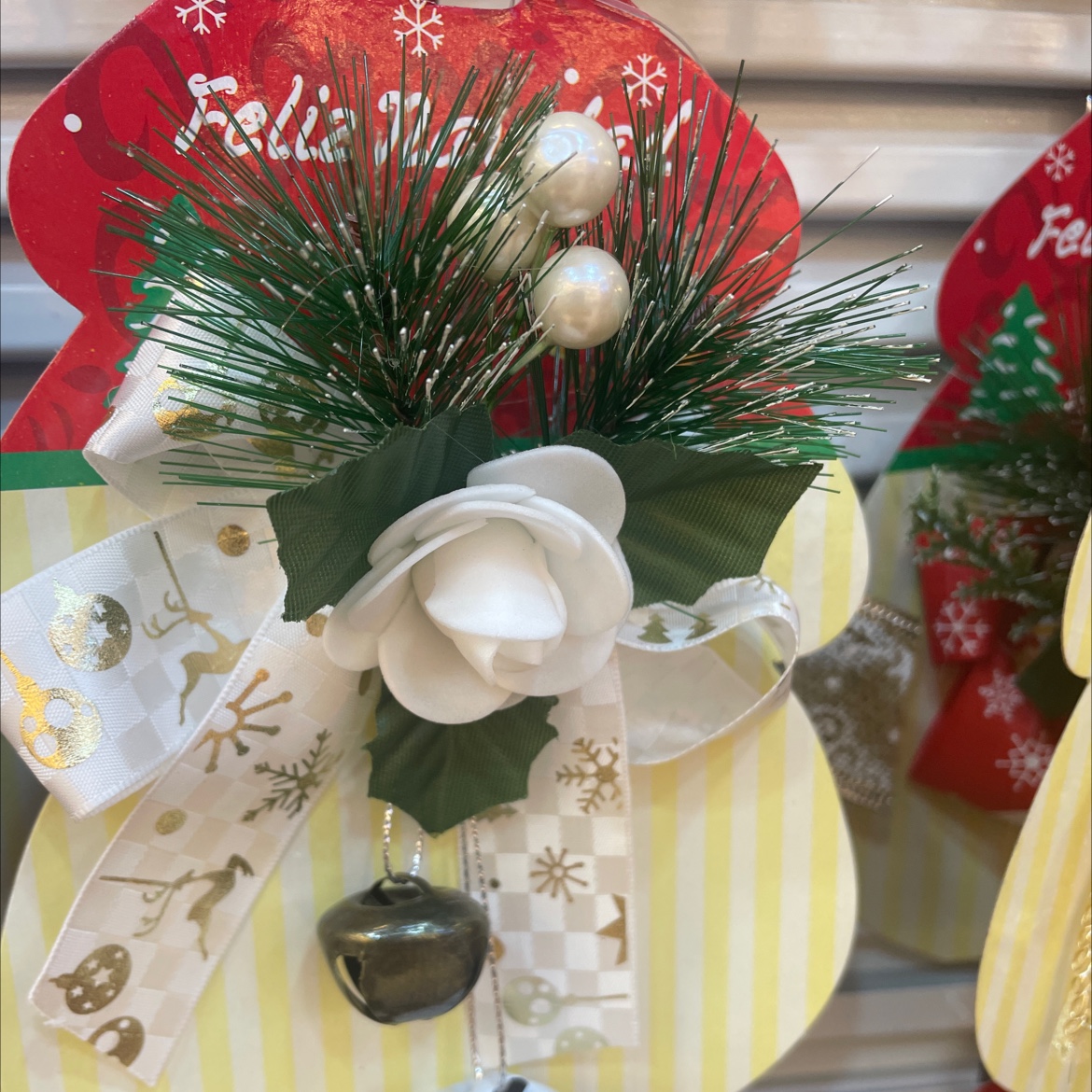 Mobile phone chain, schoolbag pendant, dual-purpose plush pendant, cute cartoon shape, glass pendant, exquisite handcrafted, personalized decorative small item, bow, Christmas product Specification image