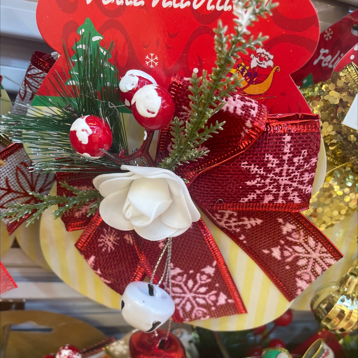 Mobile phone chain, schoolbag pendant, dual-purpose plush pendant, cute cartoon shape, glass pendant, exquisite handcrafted, personalized decorative small item, bow, Christmas product Application Scenario